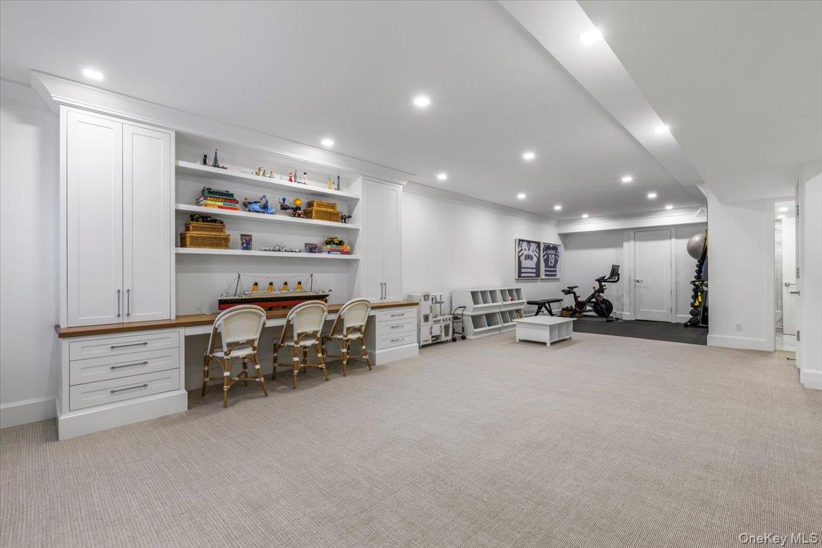 100 Dearborn Avenue Property Photo 33