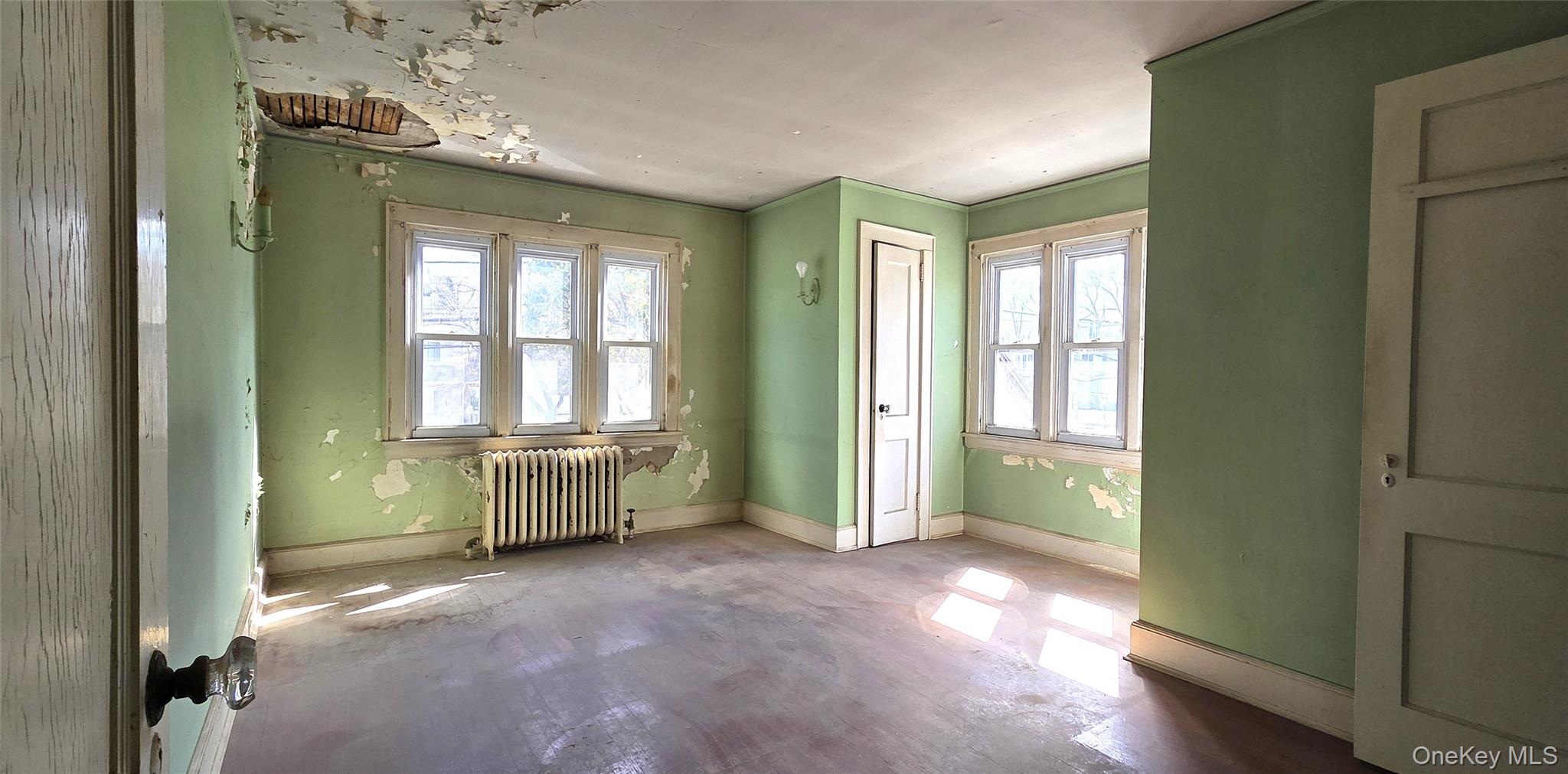 540 Webster Avenue Property Photo 8