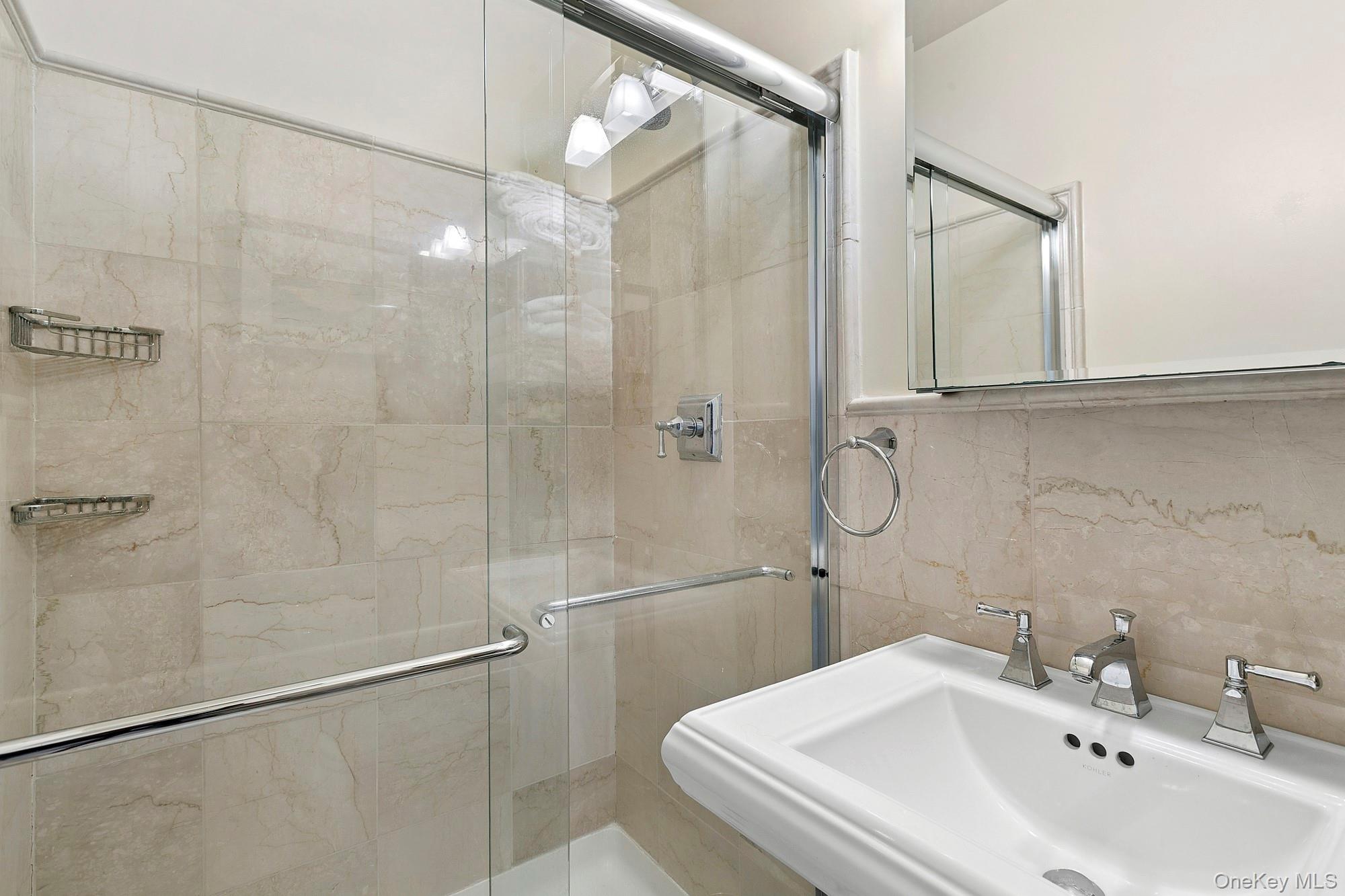 514 Pantigo Road 22 Property Photo 11