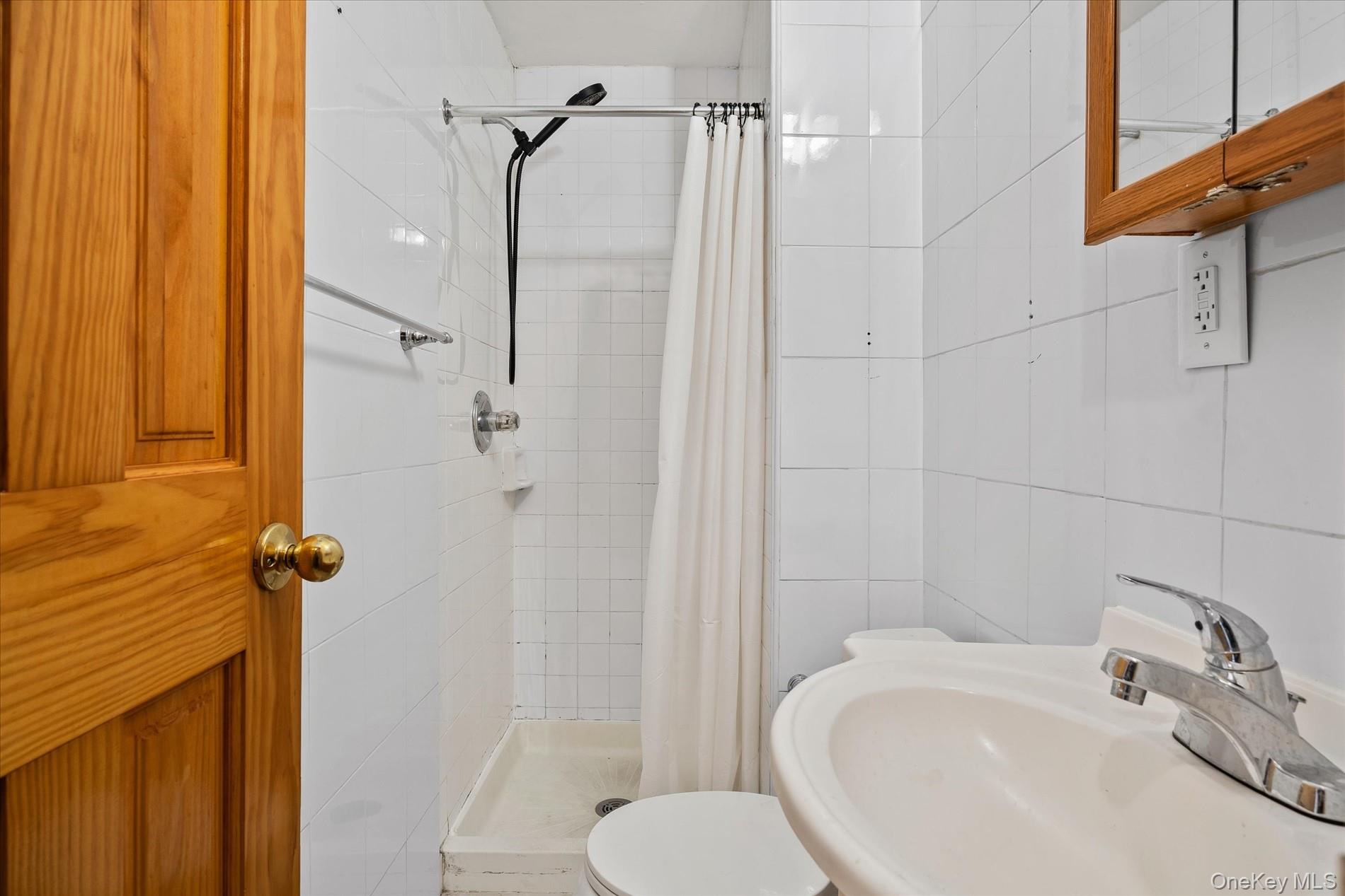 5263 65th Place Property Photo 3