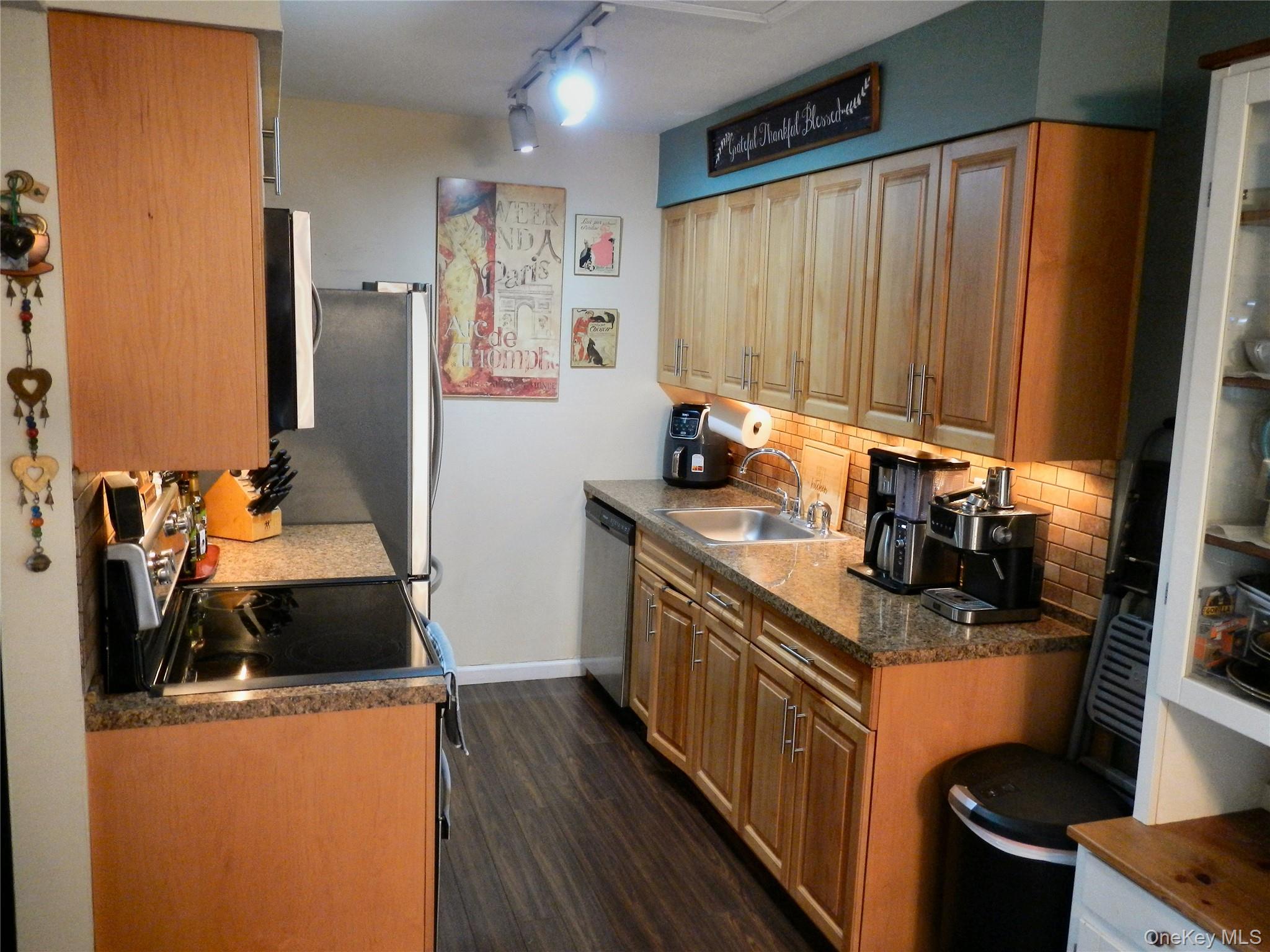 146 Millard Avenue 146 Property Photo 7