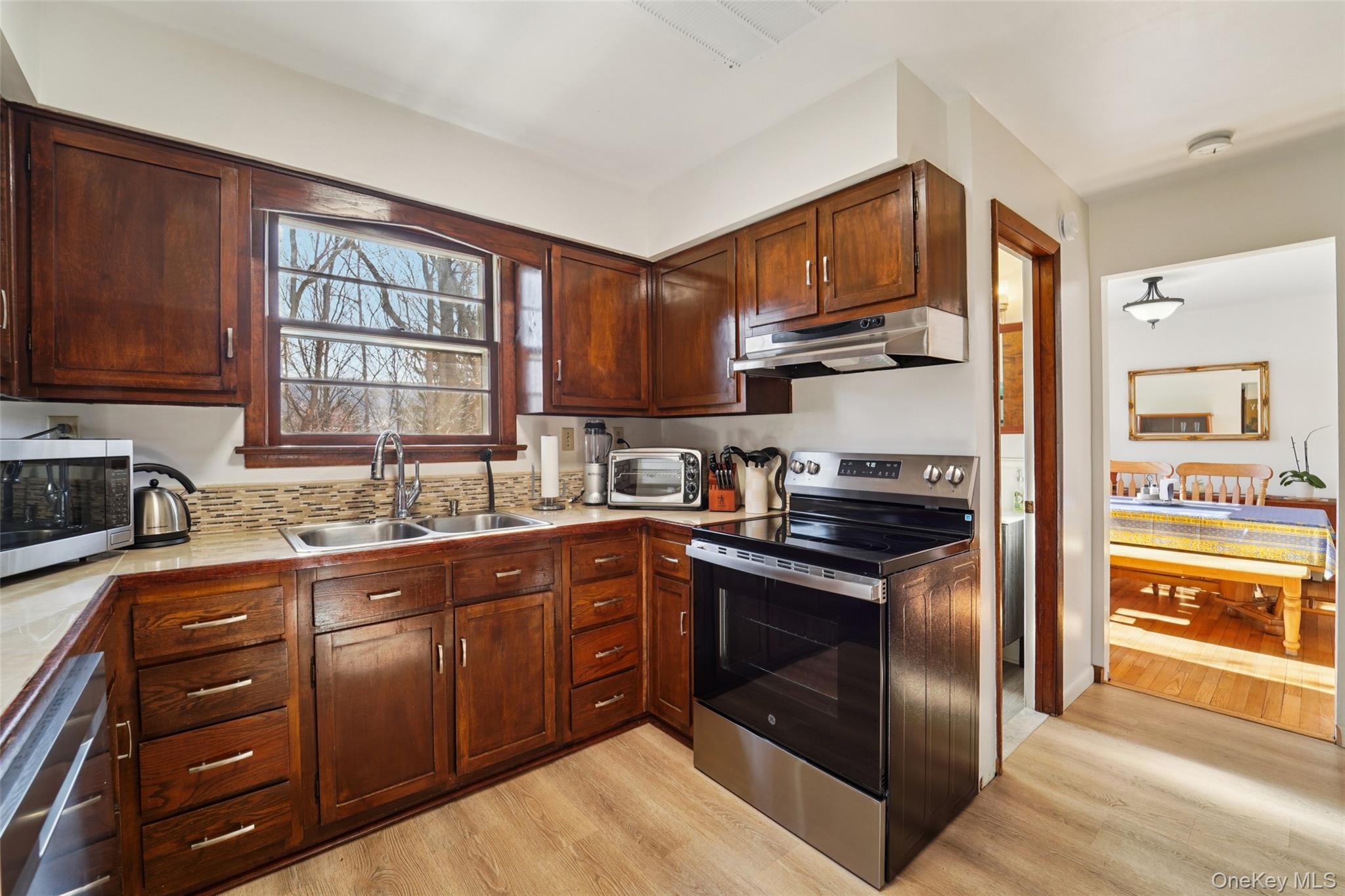 154 Old State Road Property Photo 10