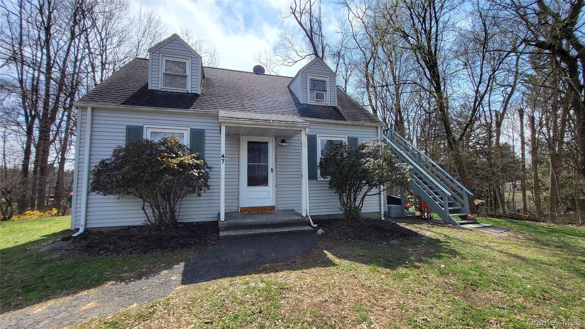 47 Kinderhook Drive Property Photo 1