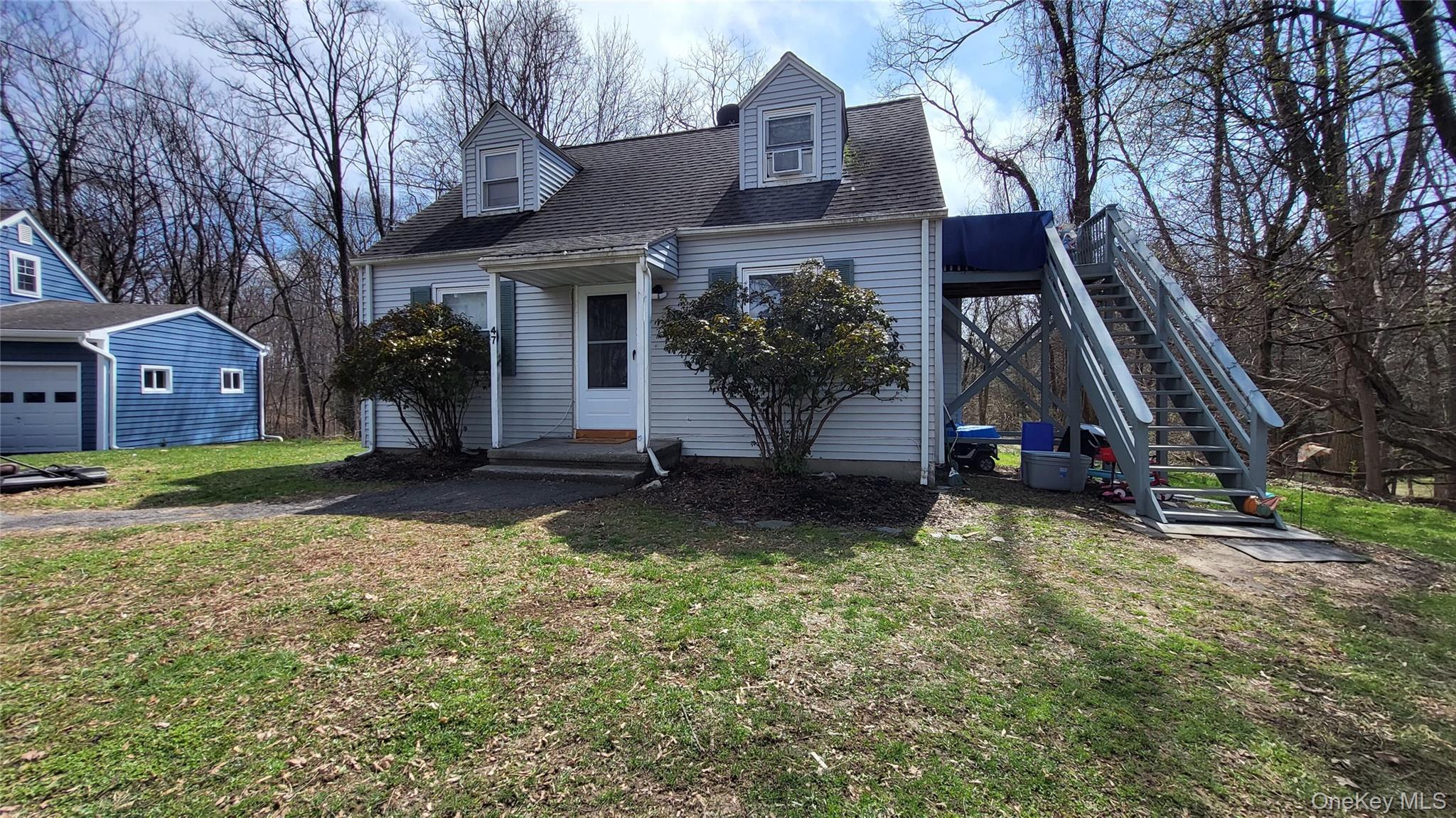 47 Kinderhook Drive Property Photo 2