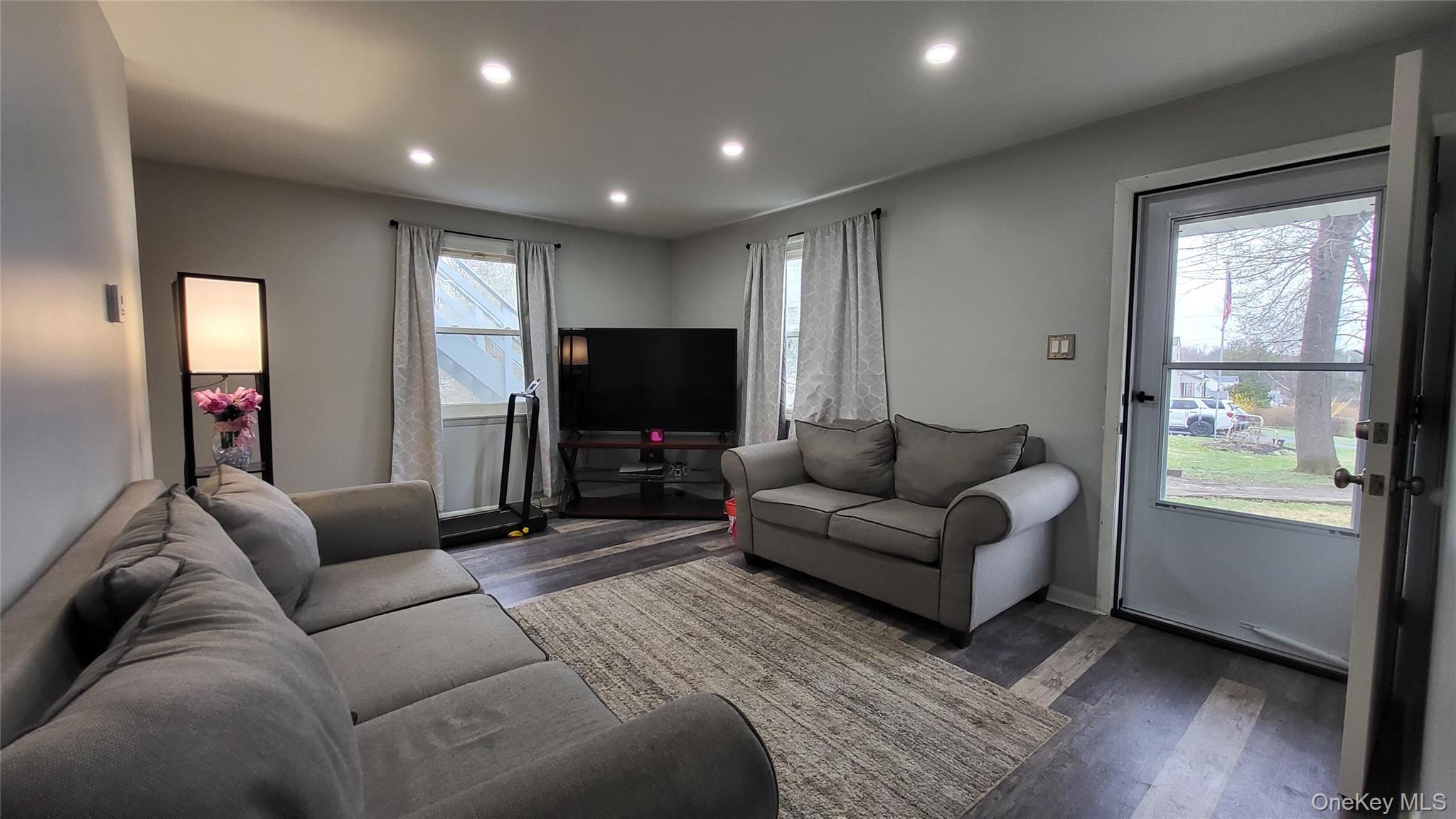 47 Kinderhook Drive Property Photo 23