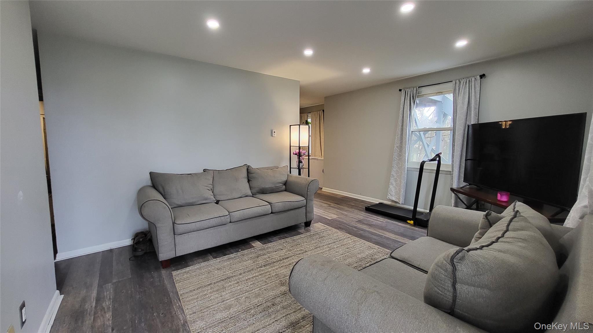 47 Kinderhook Drive Property Photo 24