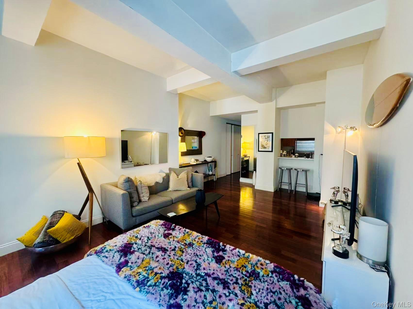 88 Greenwich Street 1305 Property Photo 5