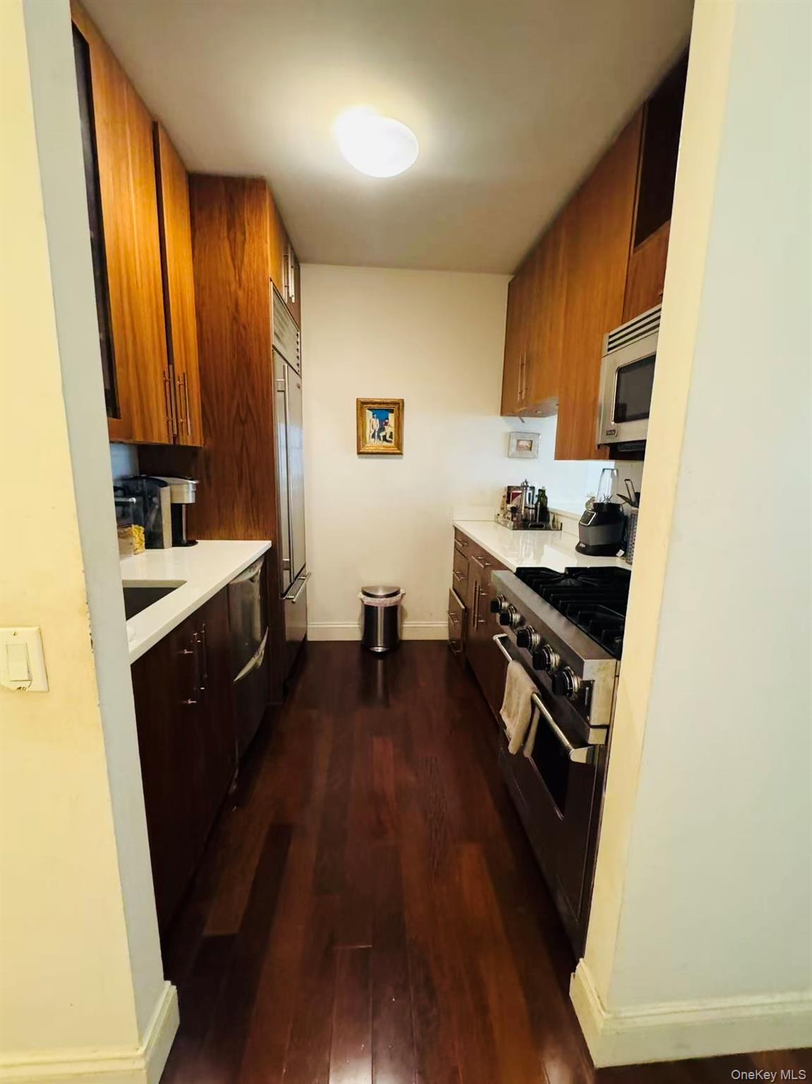 88 Greenwich Street 1305 Property Photo 9
