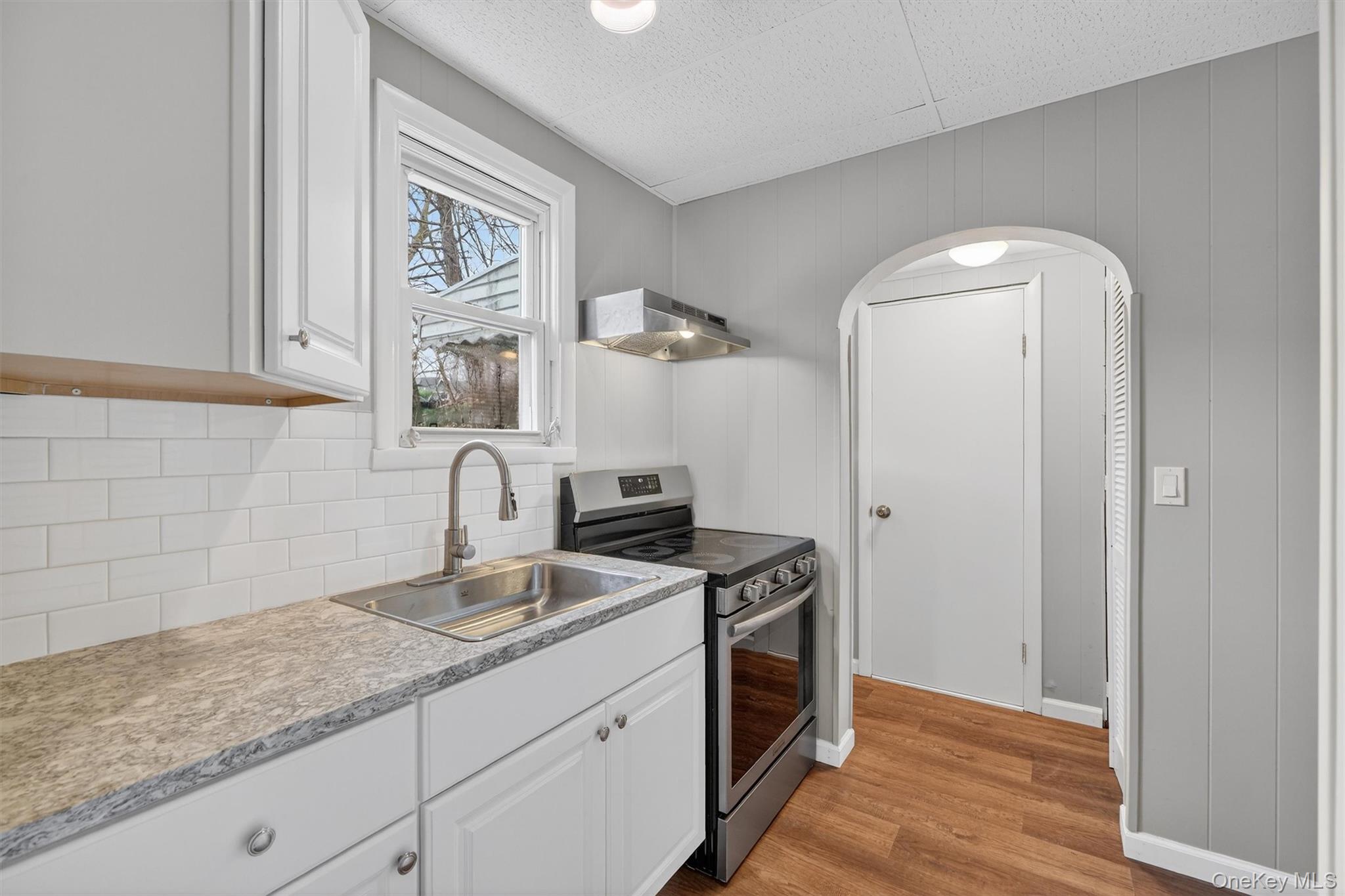 222 Bleakley Avenue Property Photo 11