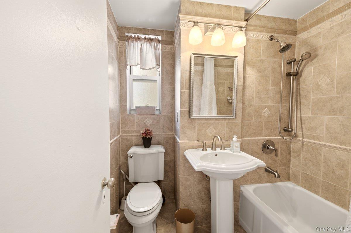 2600 Henry Hudson Parkway 5b Property Photo 8
