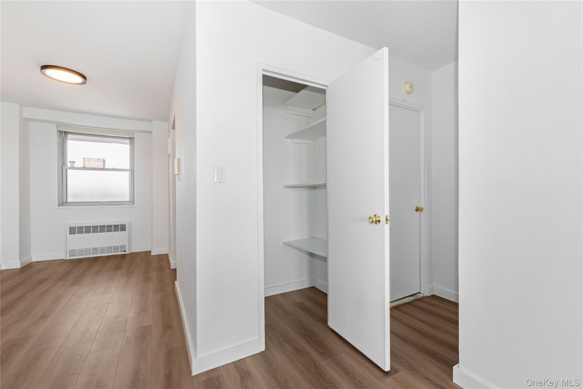 61-15 97 14e Property Photo 6
