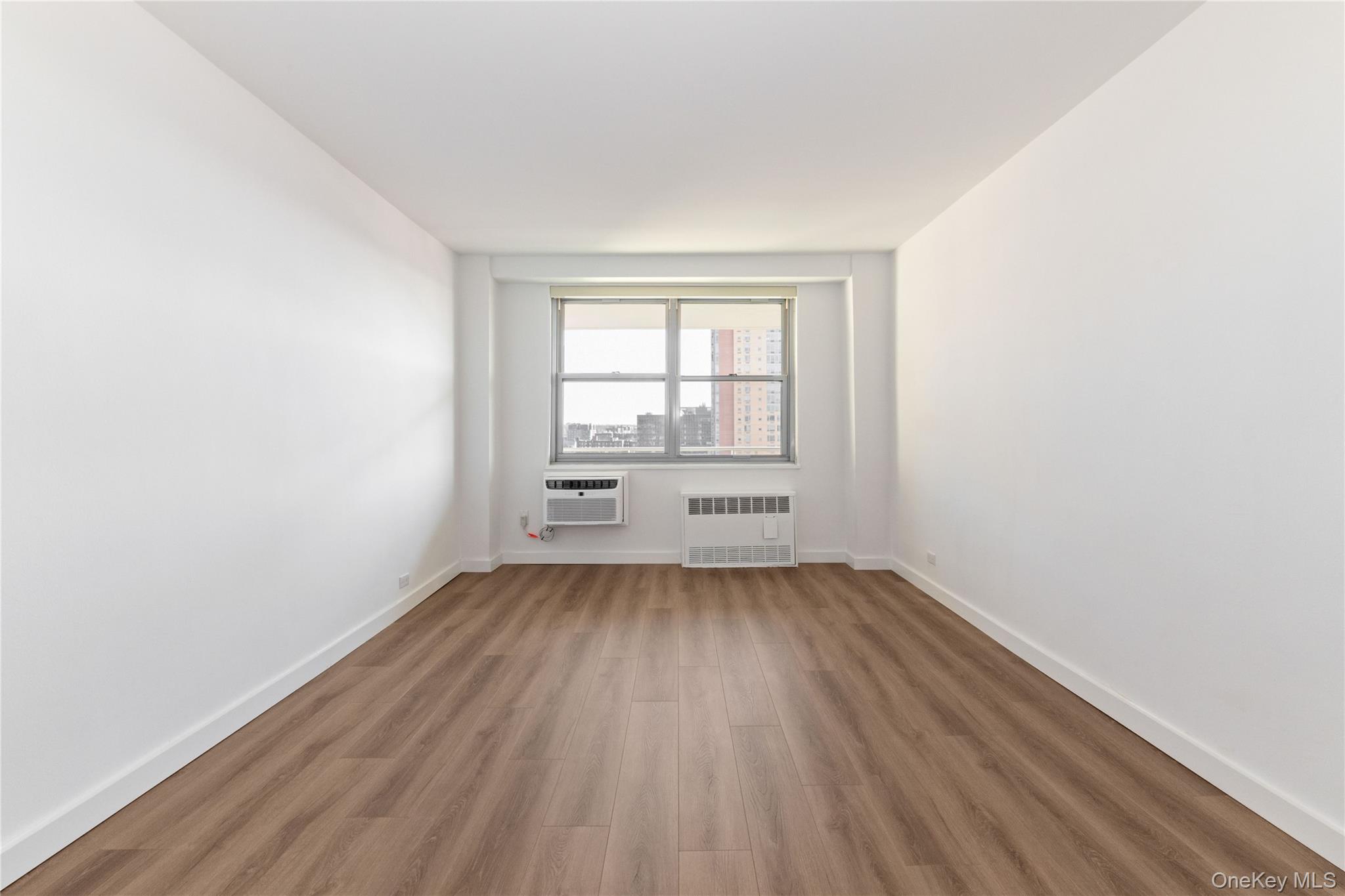 61-15 97 14e Property Photo 13