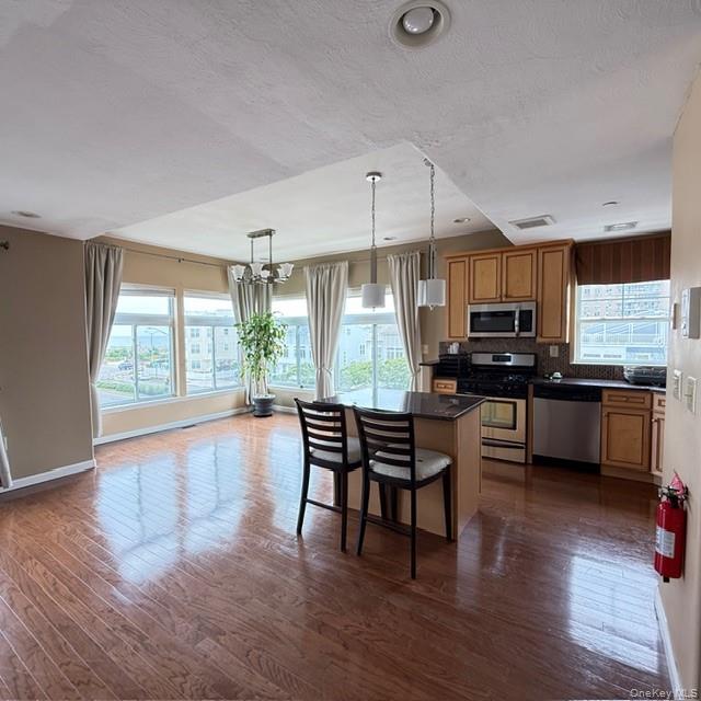 7219 Sandy Dune Way Property Photo 3