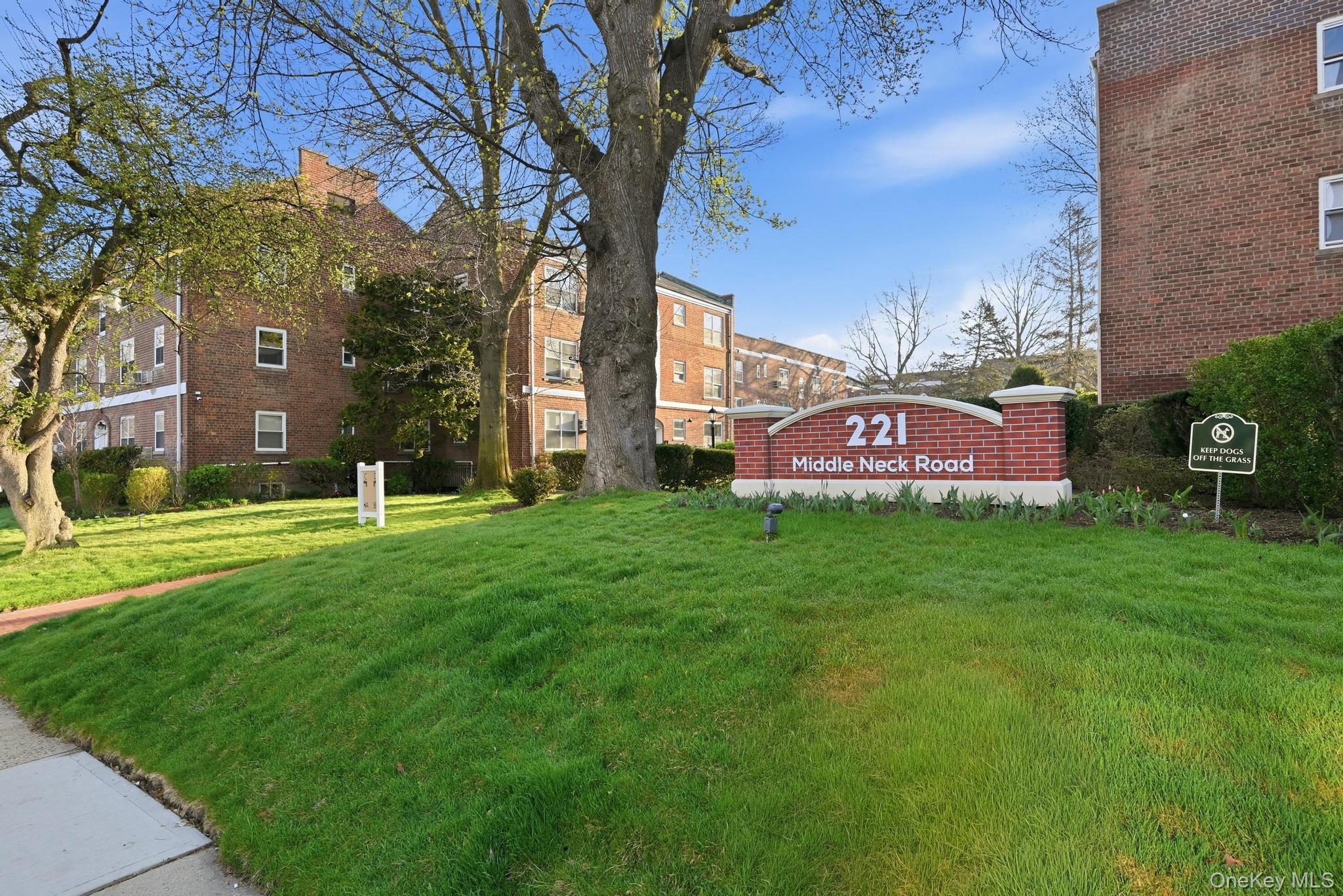 221 Middle Neck F6 Property Photo 3