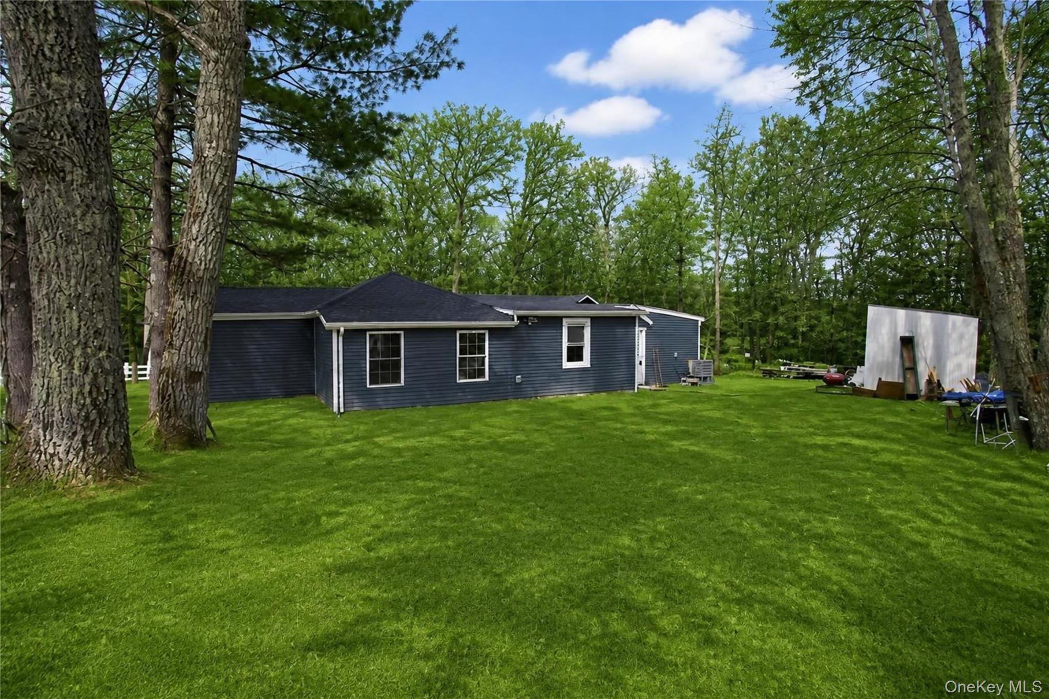 13 Brook Trail Property Photo 4