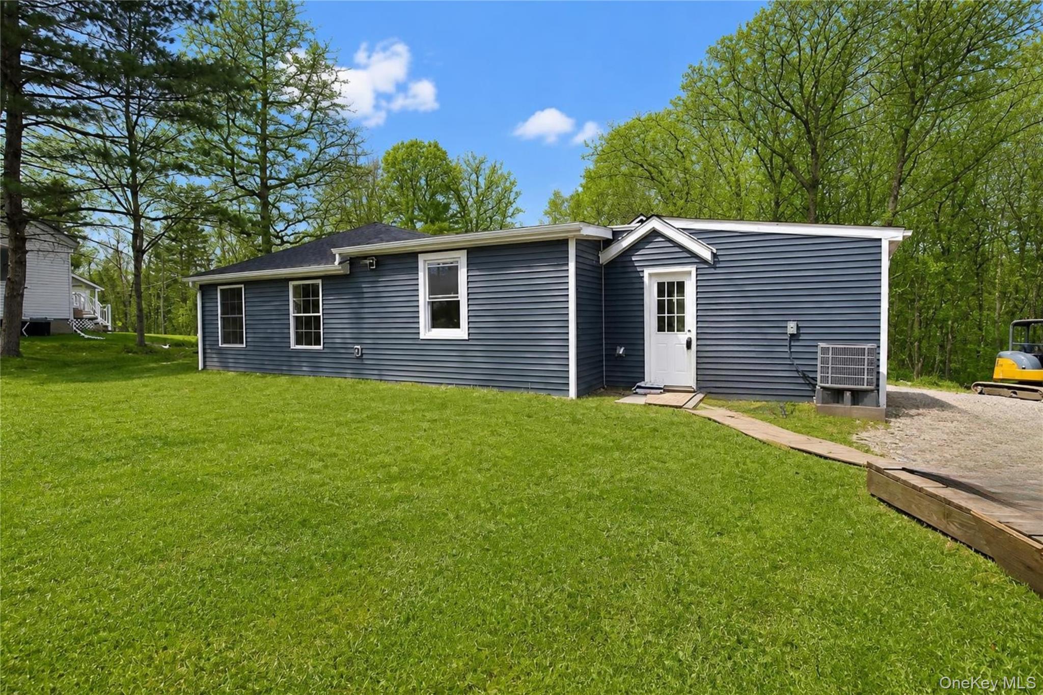 13 Brook Trail Property Photo 5