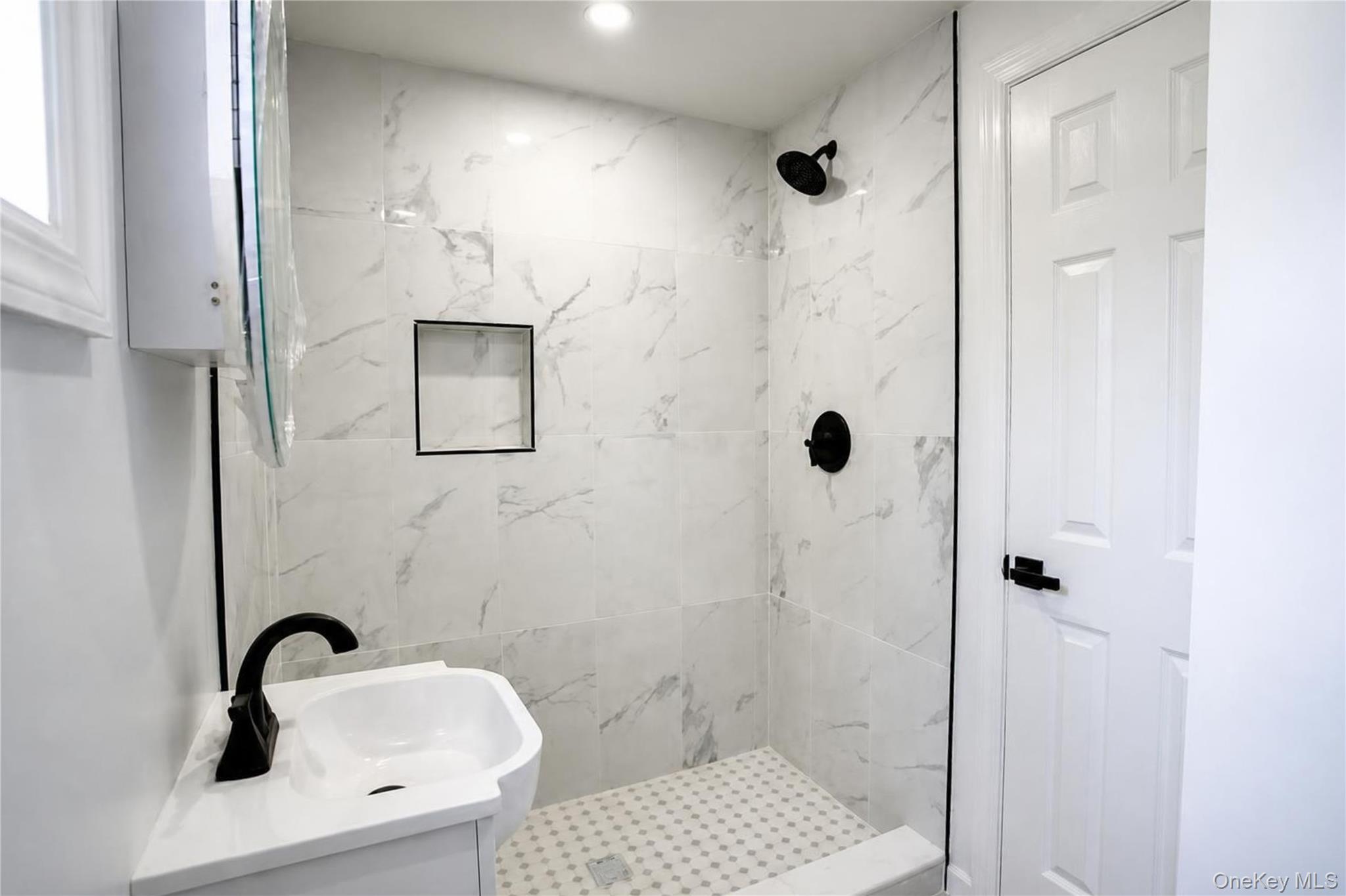 13 Brook Trail Property Photo 24