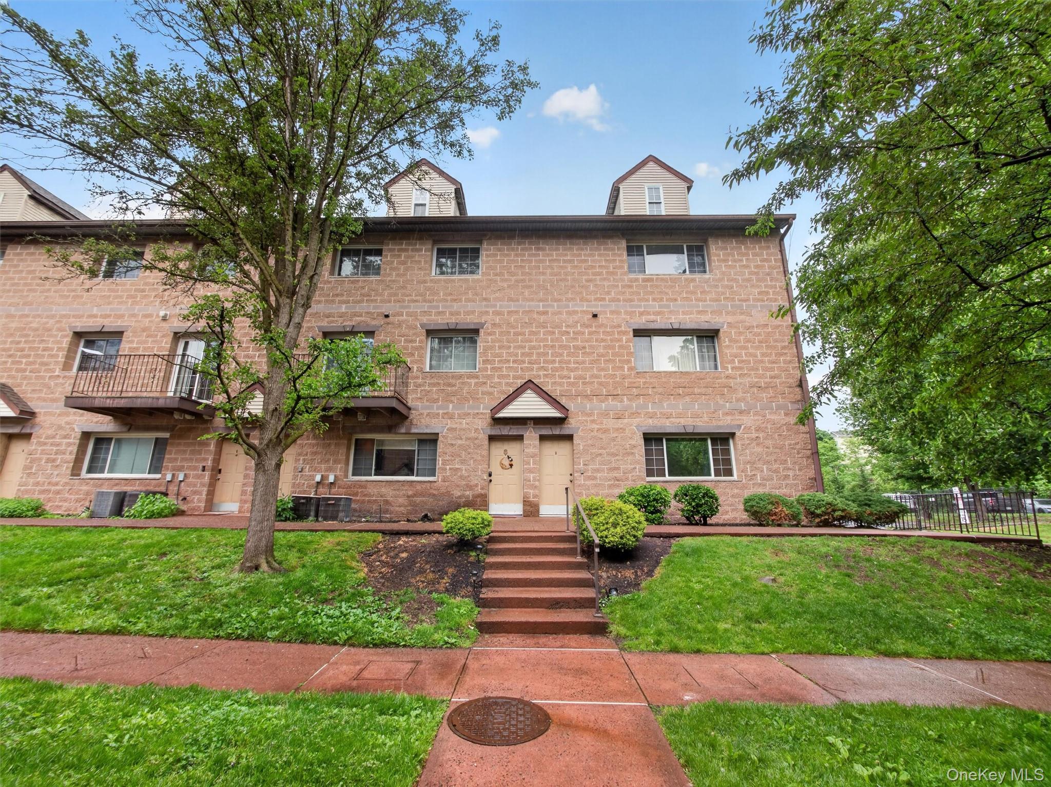 8 Klint Court Property Photo 1