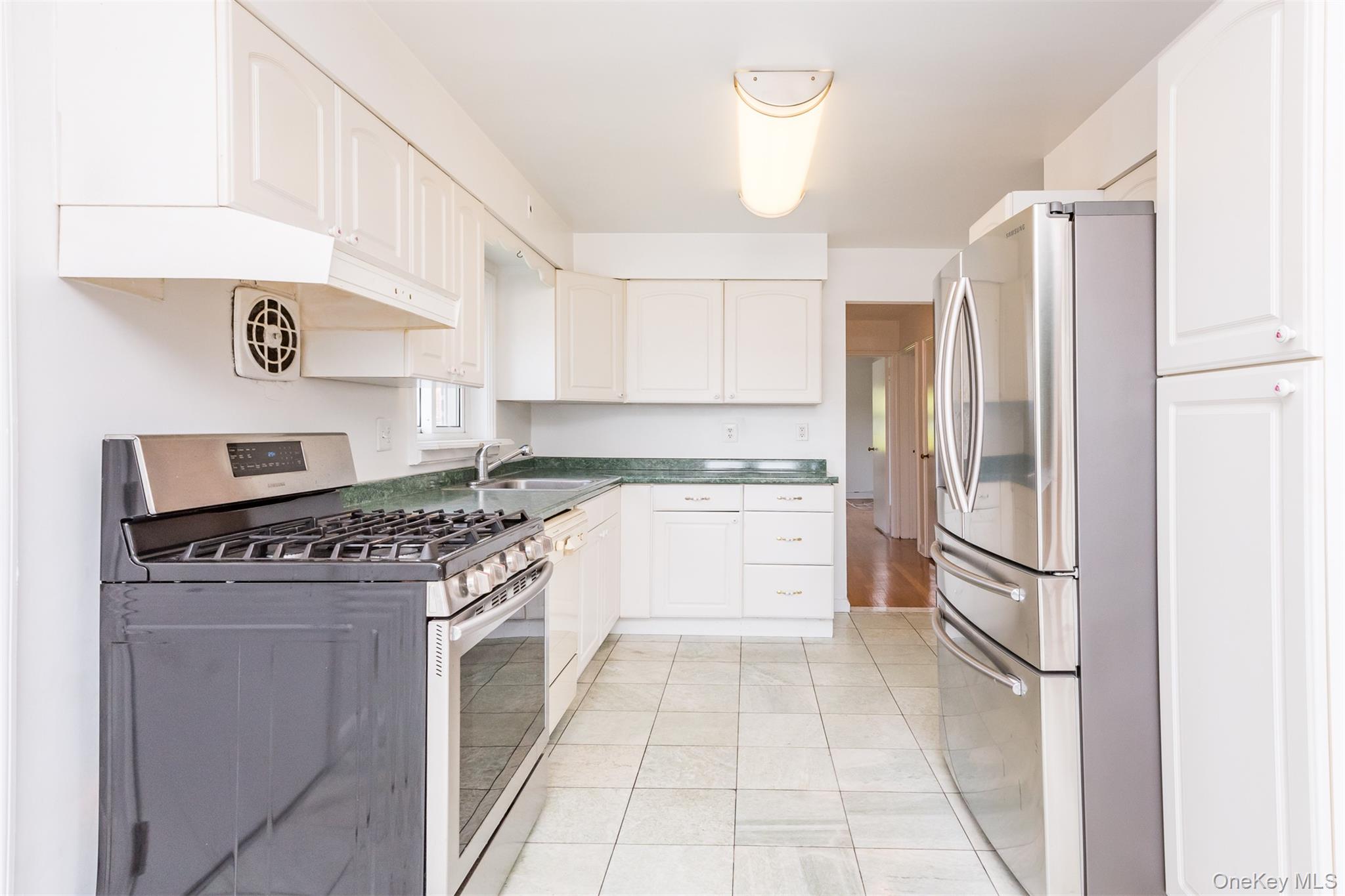 7107 Ditmars Boulevard Property Photo 10