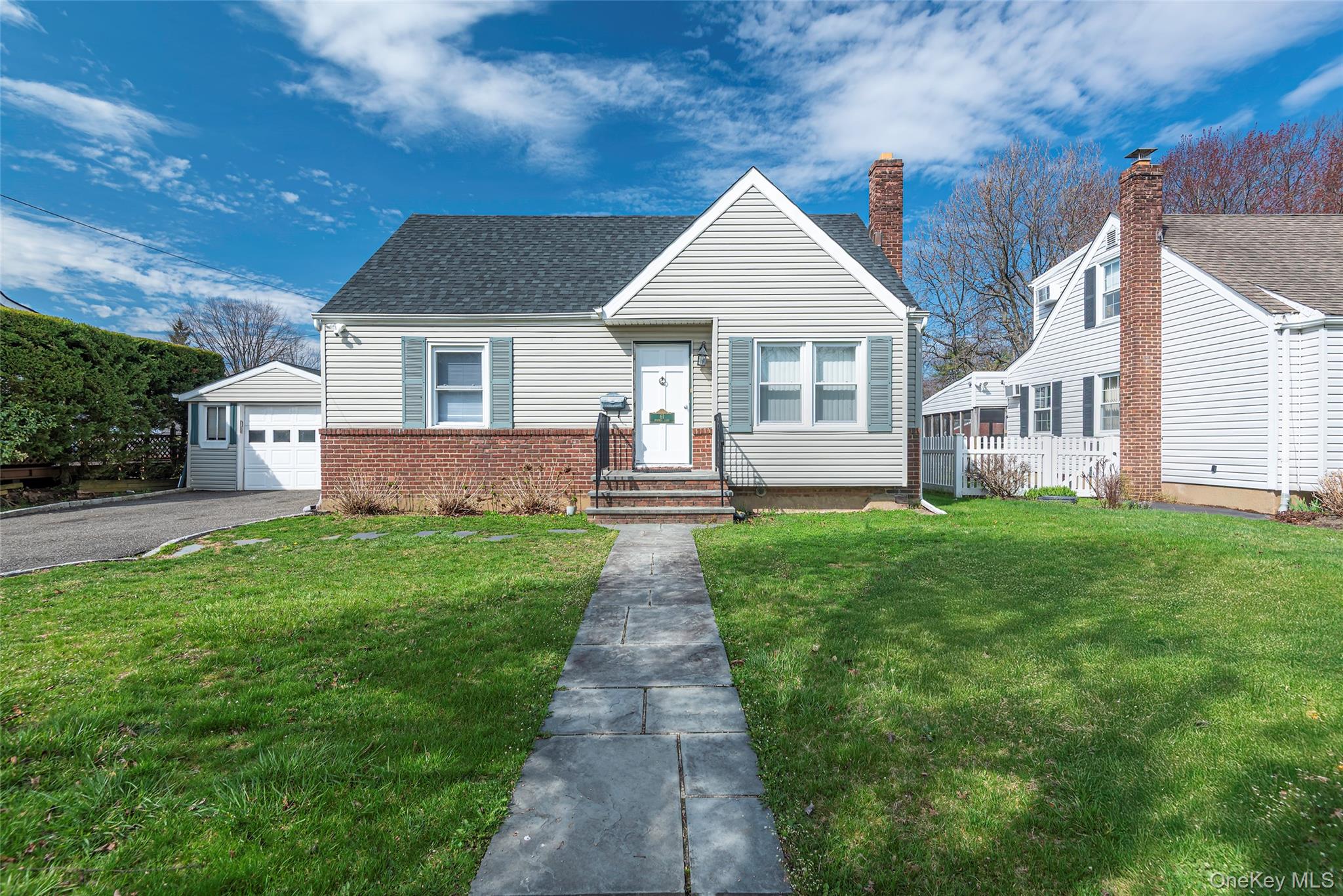 61 Dosoris Lane Property Photo 1