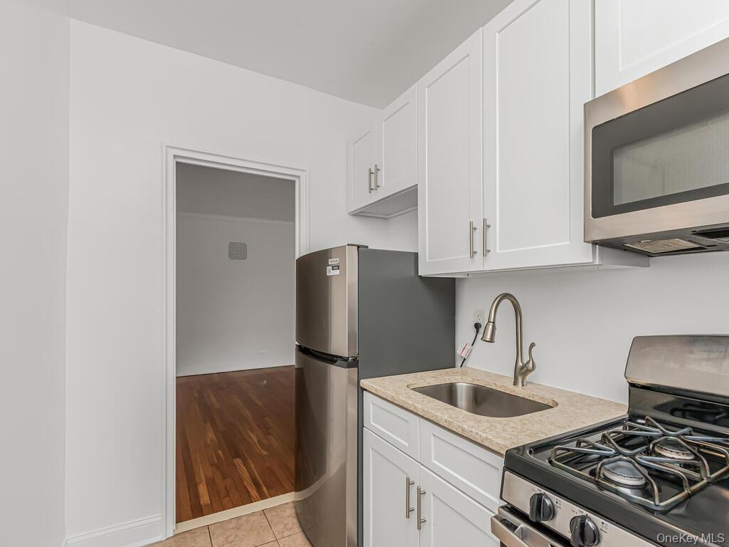 55 E 190 57 Property Photo 2