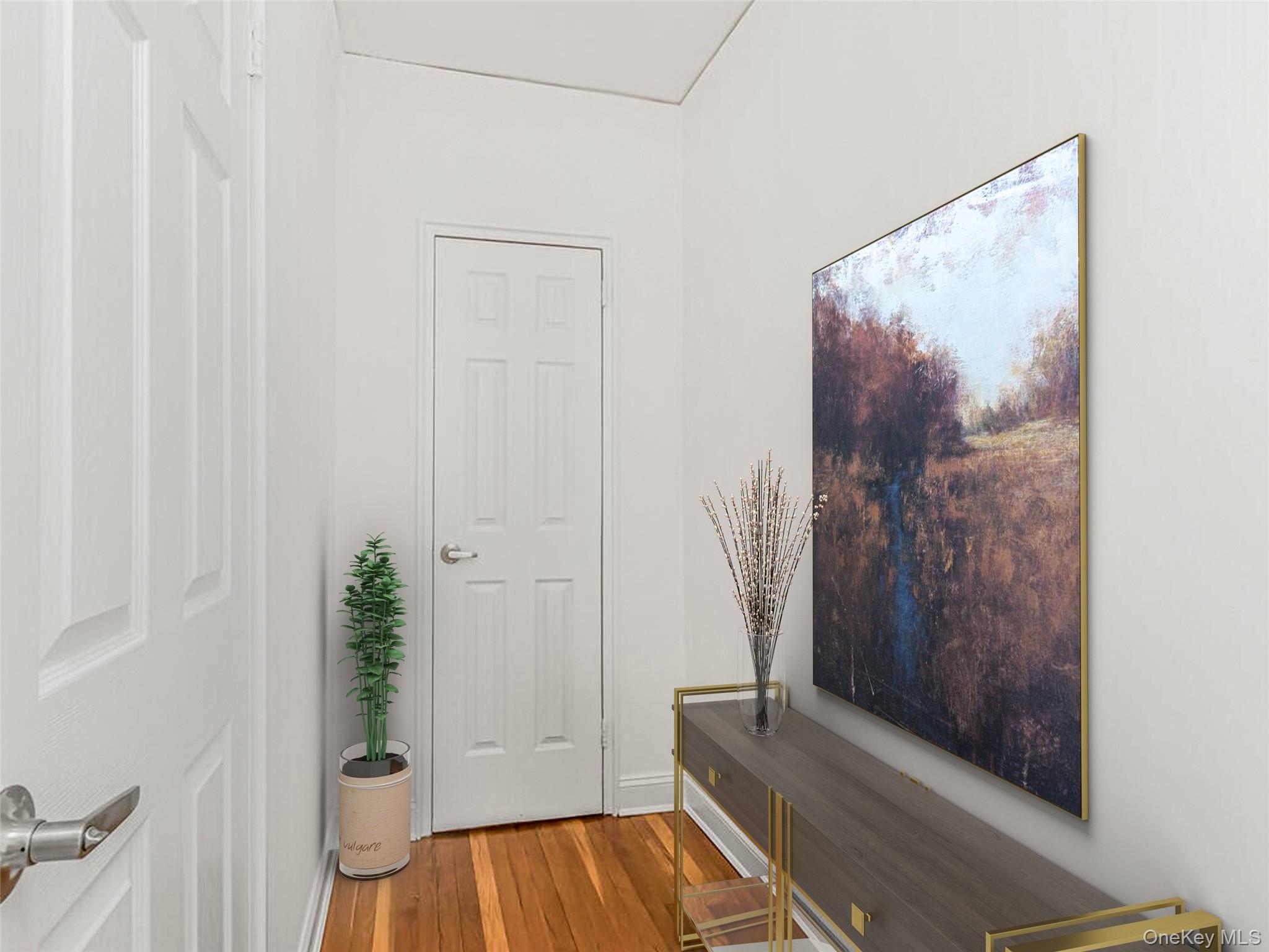55 E 190 57 Property Photo 7