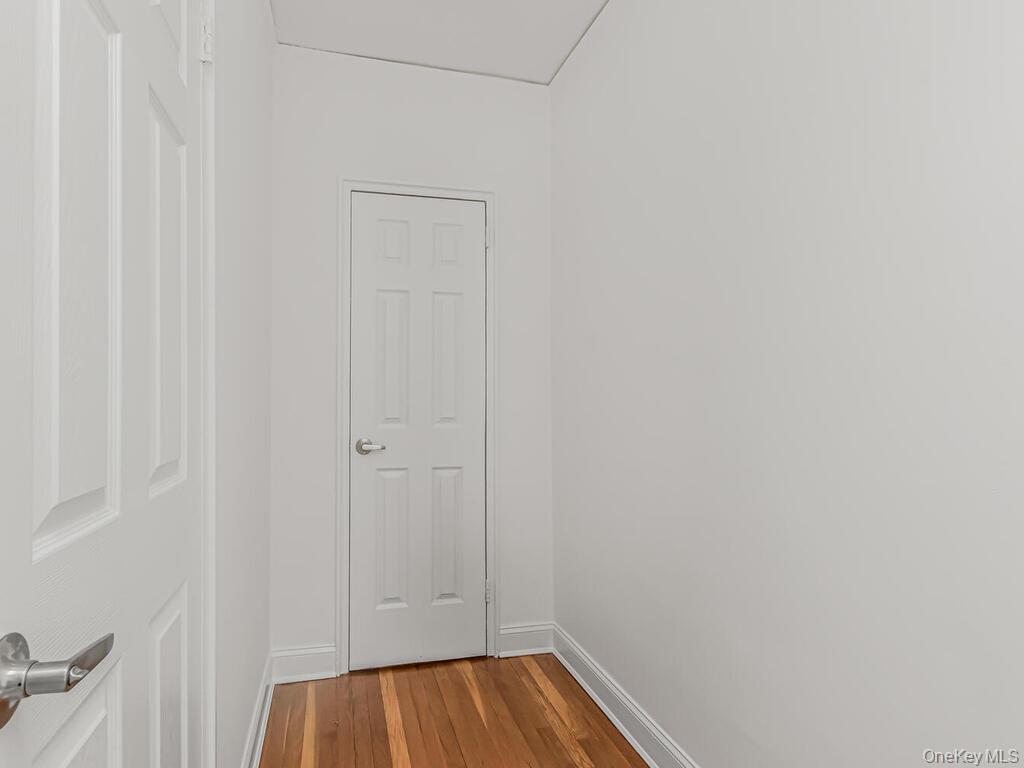 55 E 190 57 Property Photo 13