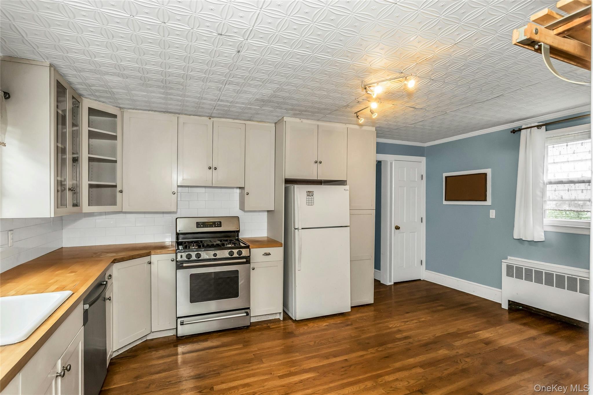 46 Irving Place Property Photo 8