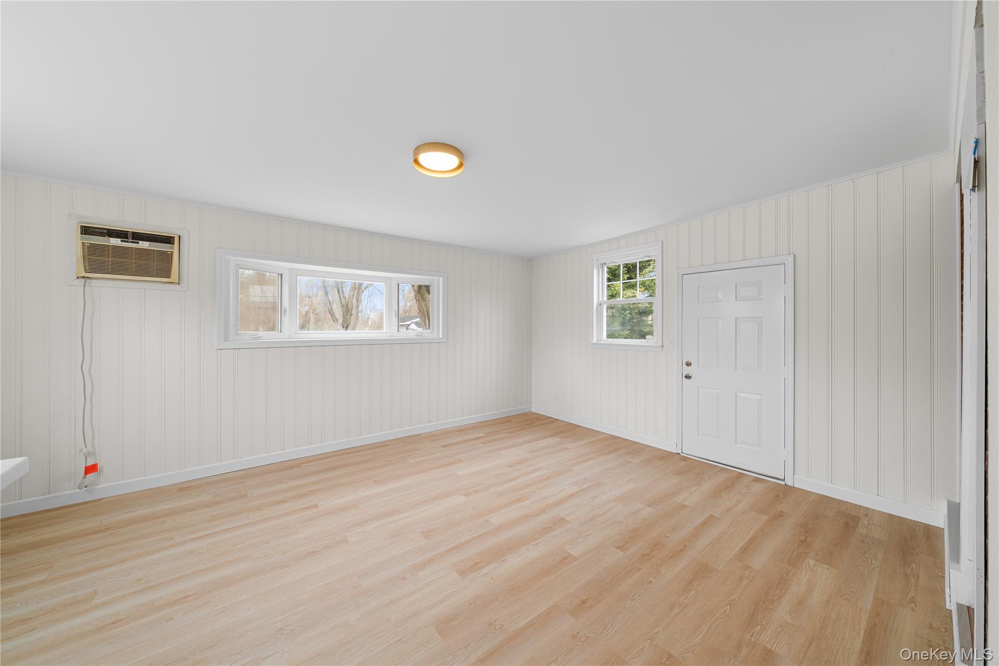 1656 N Gardiner Drive Property Photo 5