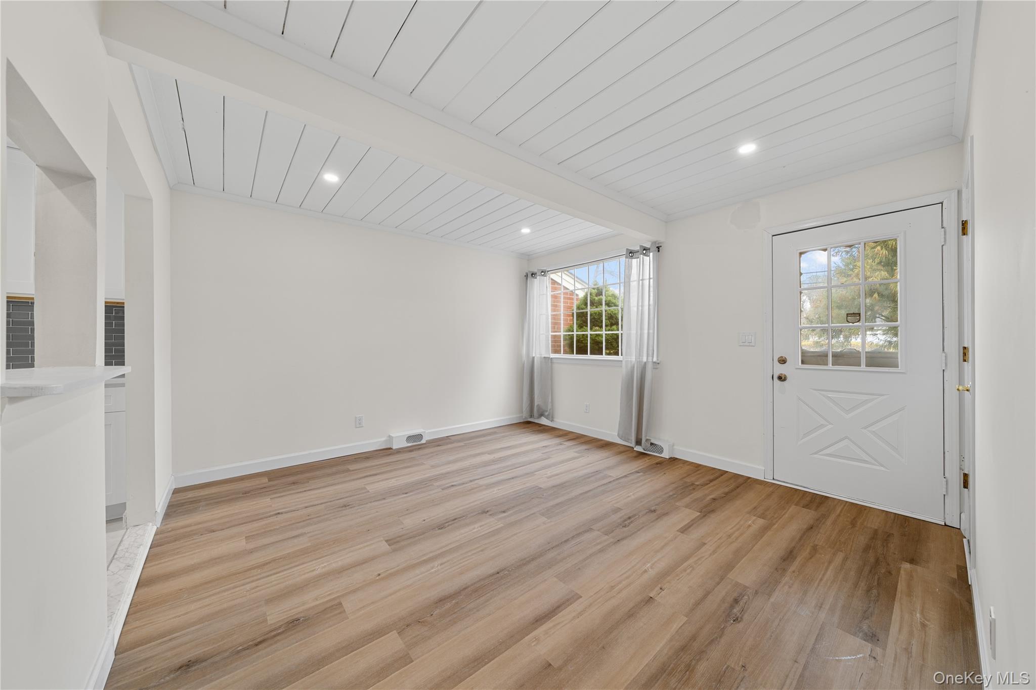 1656 N Gardiner Drive Property Photo 11