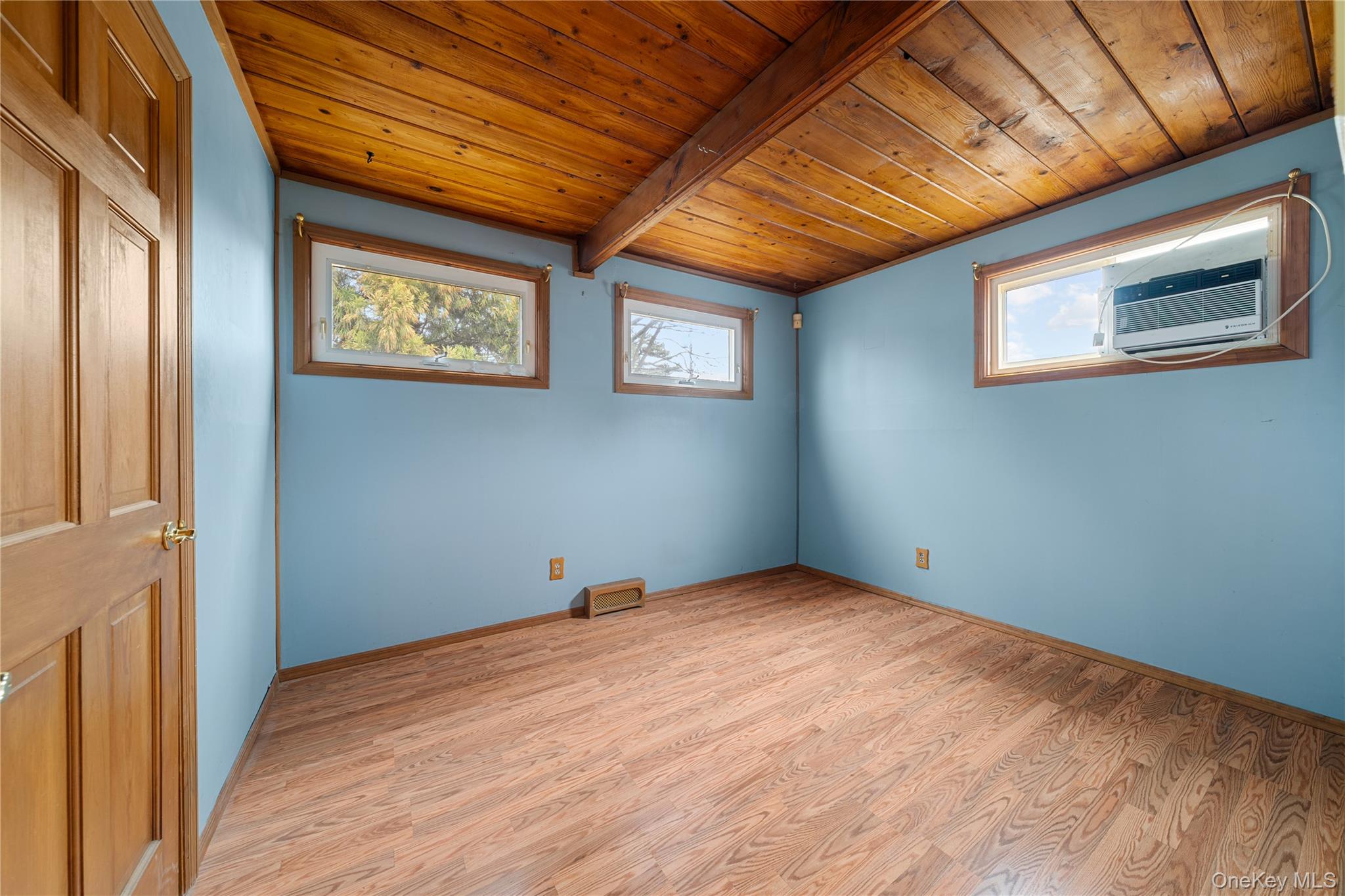 1656 N Gardiner Drive Property Photo 14