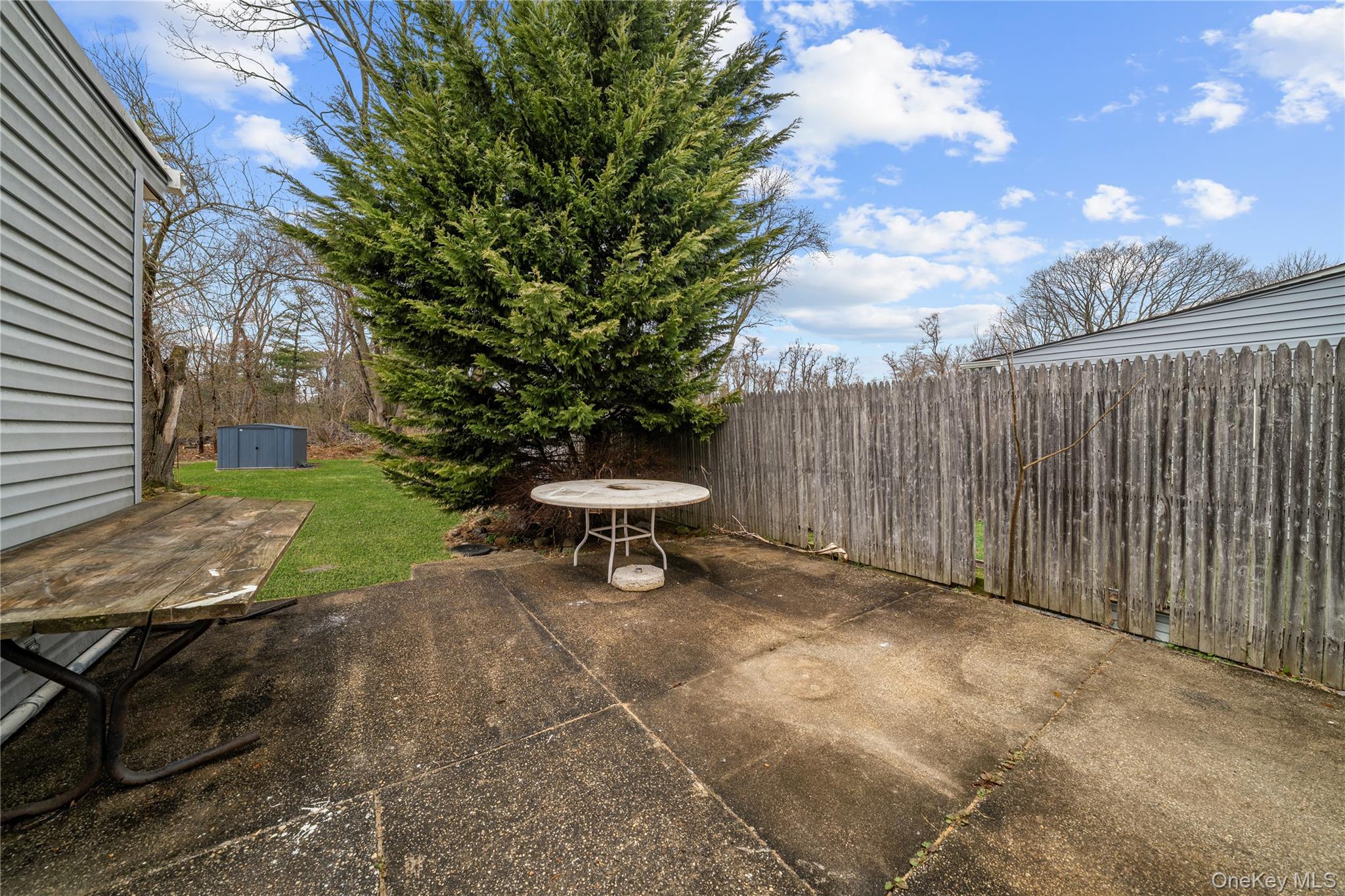 1656 N Gardiner Drive Property Photo 16