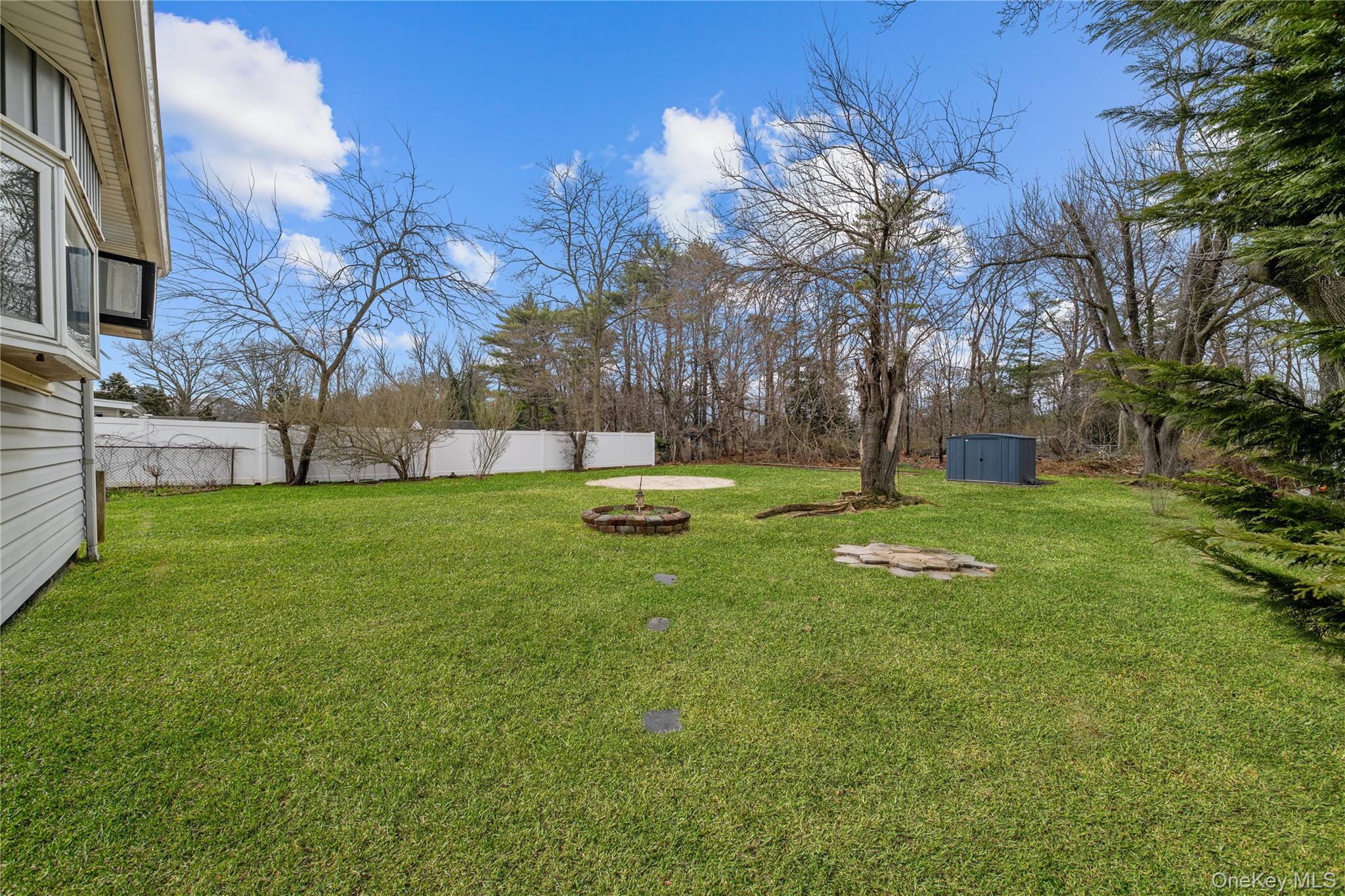 1656 N Gardiner Drive Property Photo 17