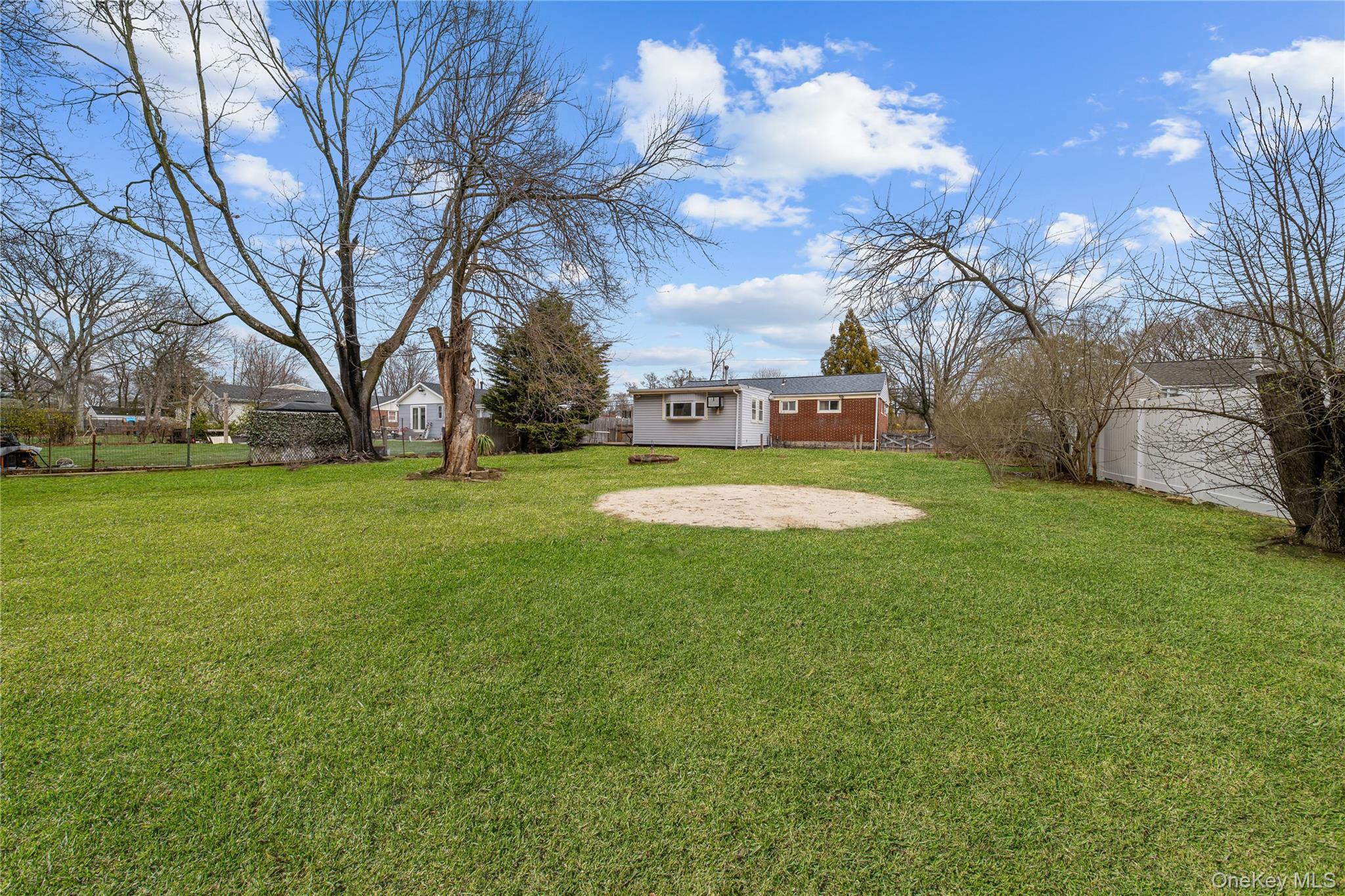 1656 N Gardiner Drive Property Photo 19