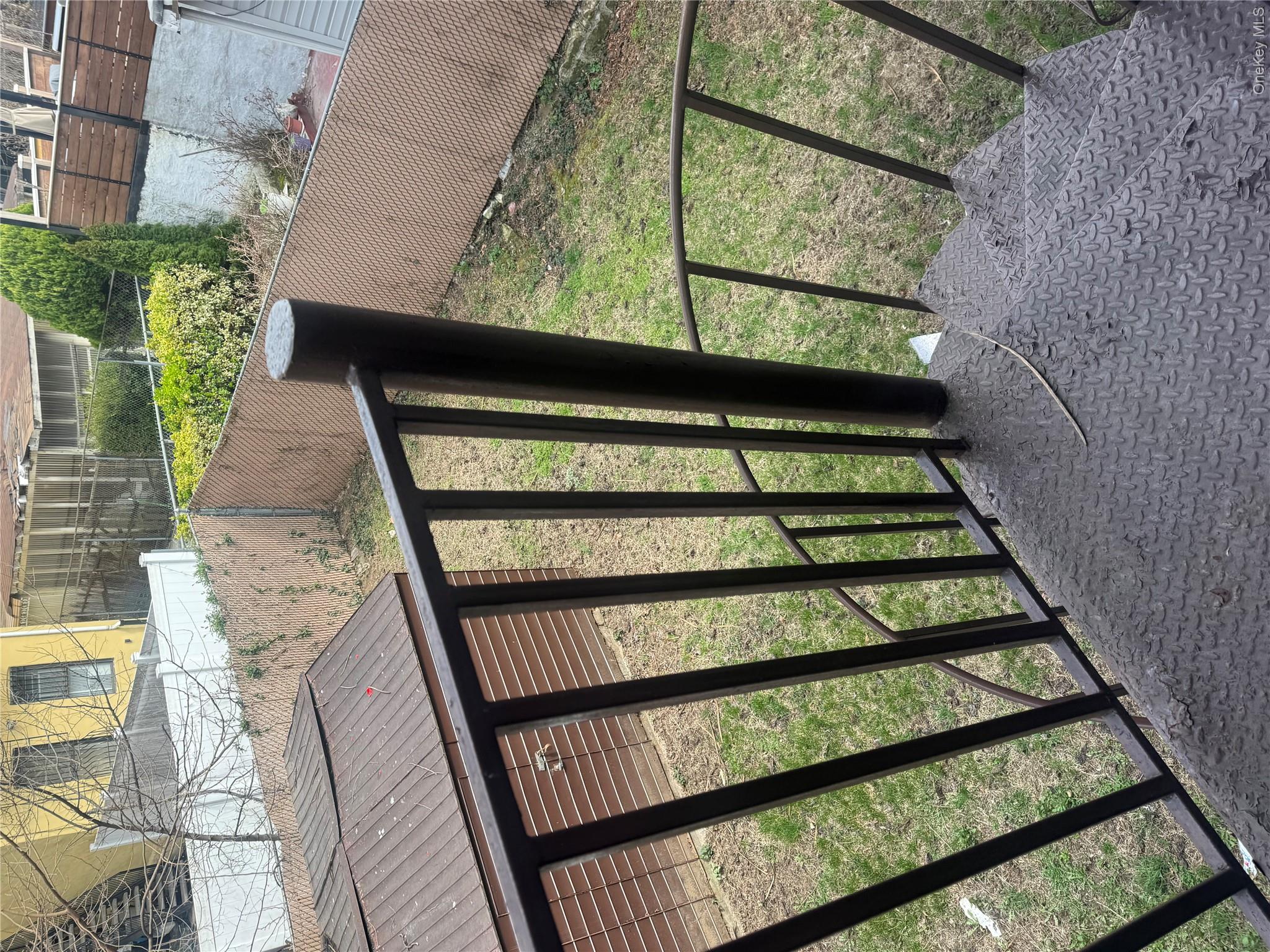 497 Elton Street Property Photo 4