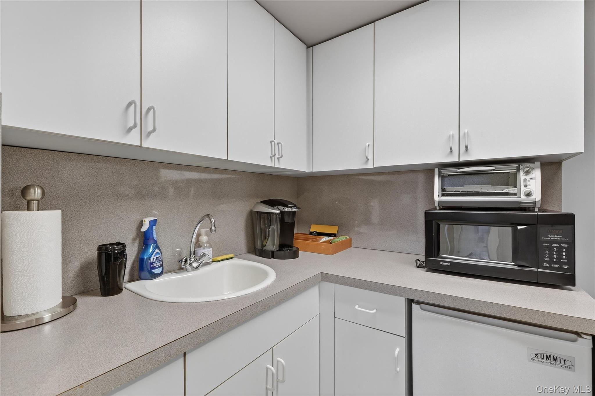 10 Nosband Avenue 1l Property Photo 27
