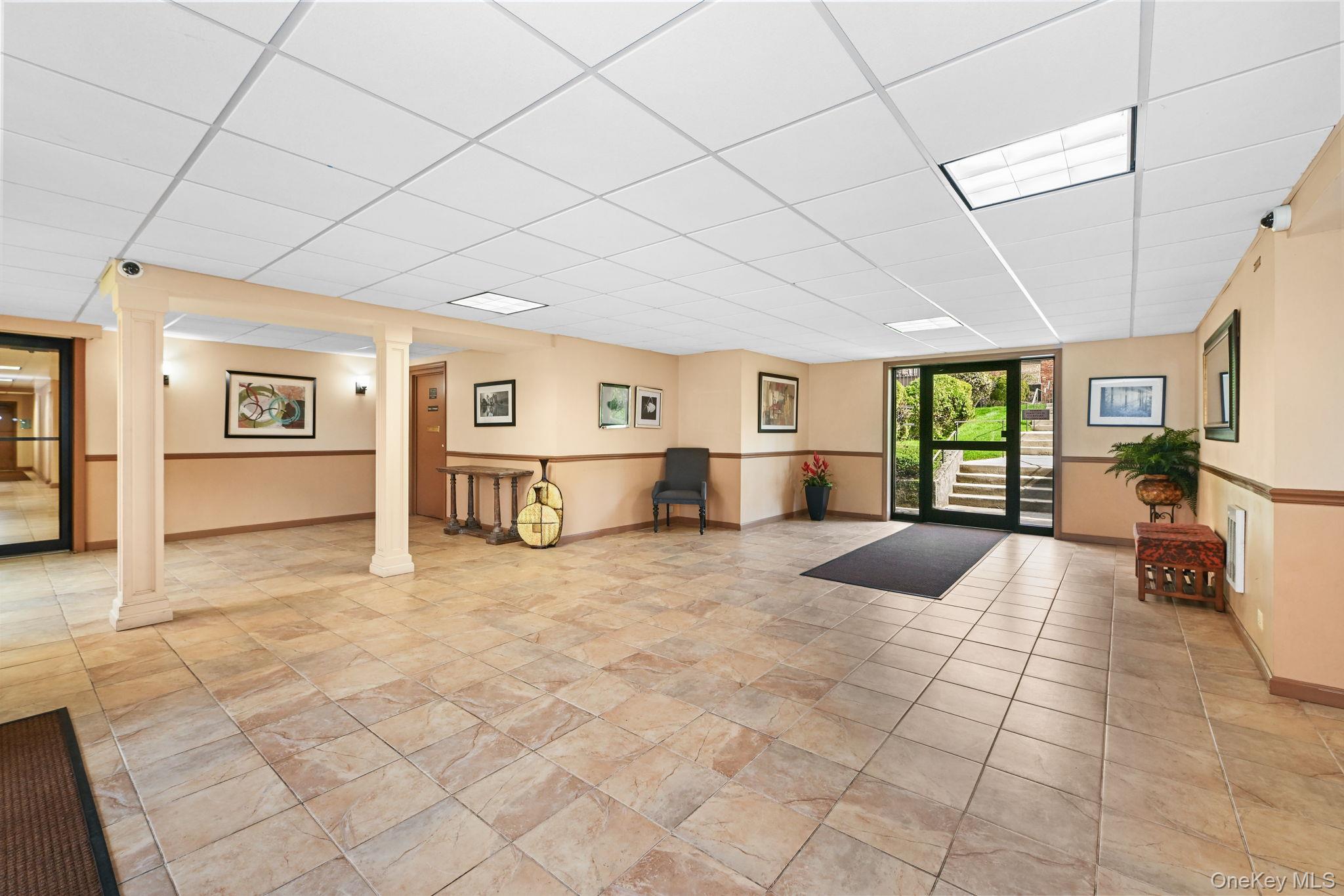115 Dehaven Drive 302 Property Photo 3