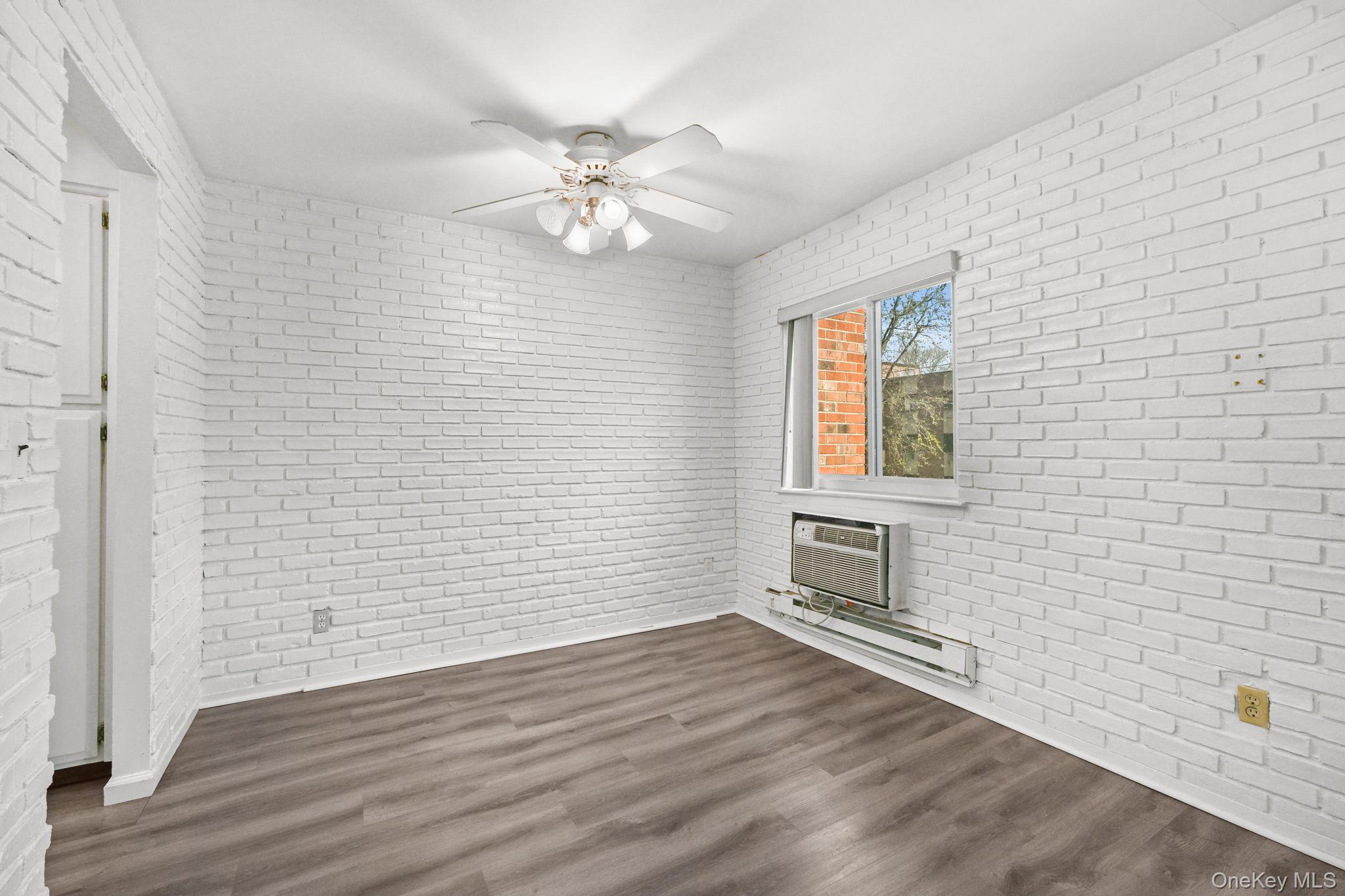 115 Dehaven Drive 302 Property Photo 8