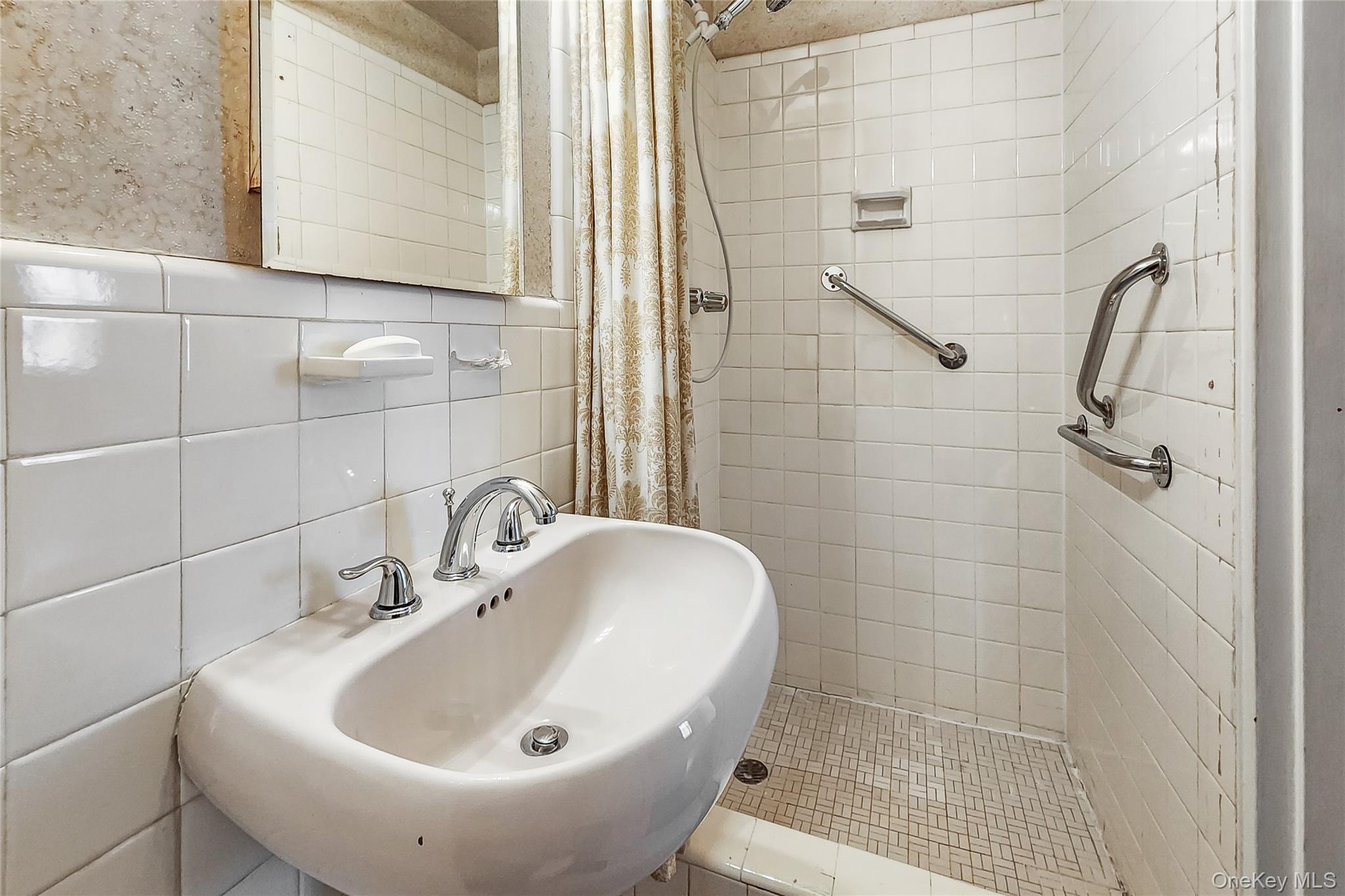 8035 Springfield Boulevard 3c Property Photo 8