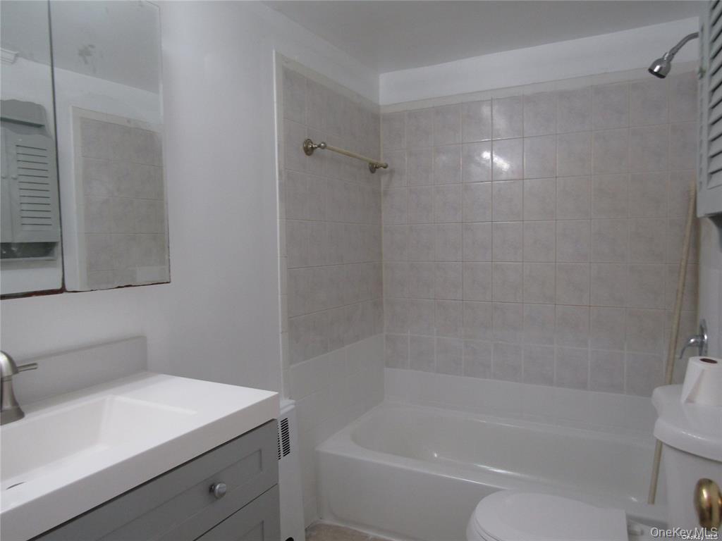 981027 Property Photo 8