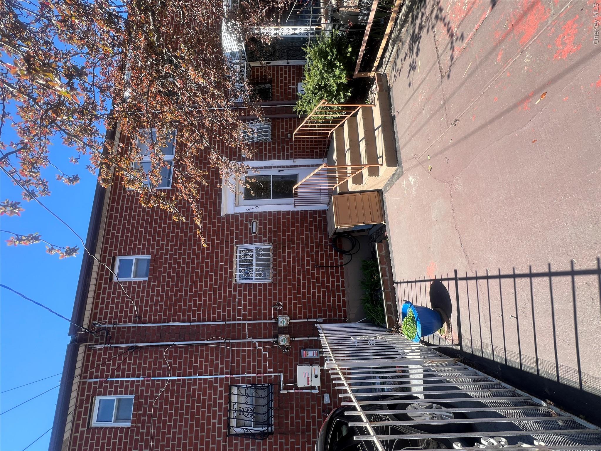 570 Christopher Avenue Property Photo 2