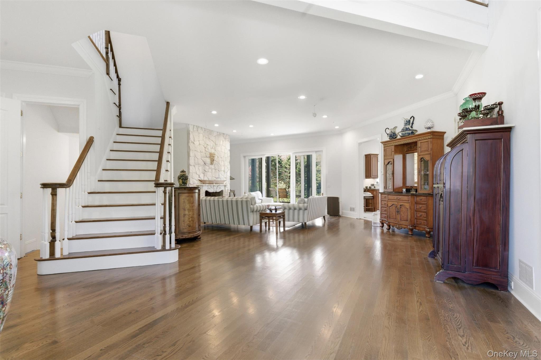 9 Locust Woods Drive Property Photo 1