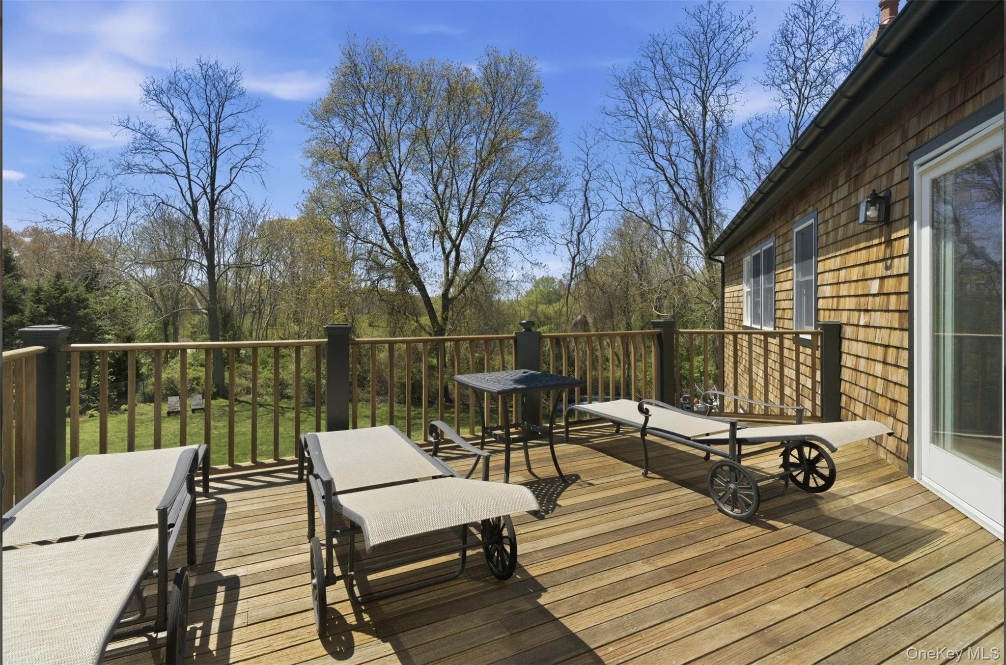 9 Locust Woods Drive Property Photo 8