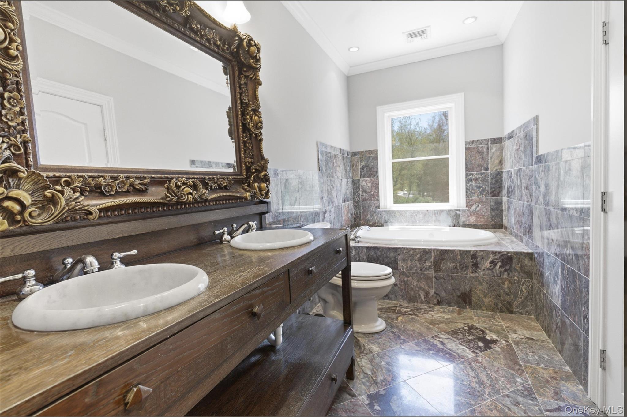 9 Locust Woods Drive Property Photo 10