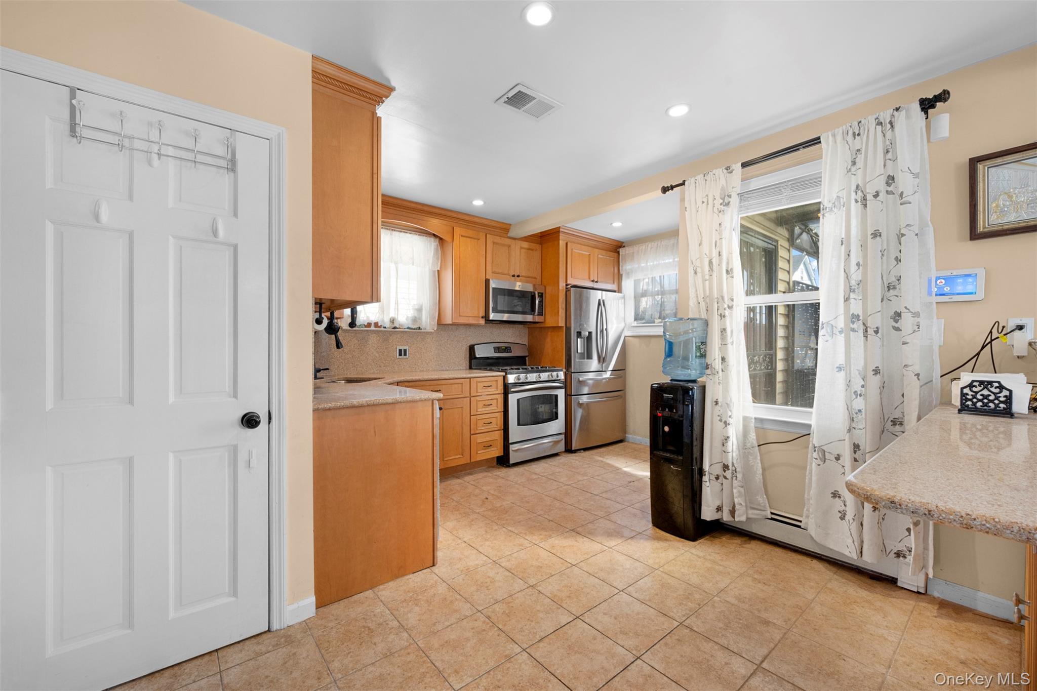 50 New Hyde Park Road Property Photo 14