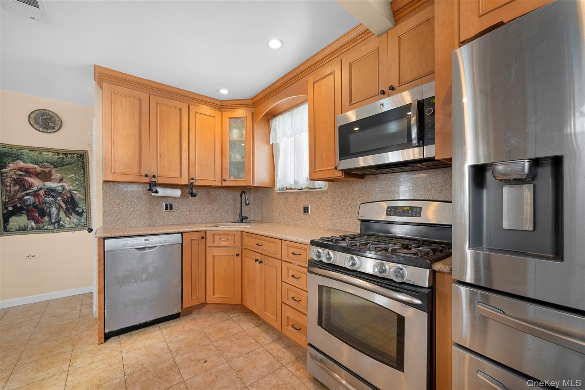 50 New Hyde Park Road Property Photo 16