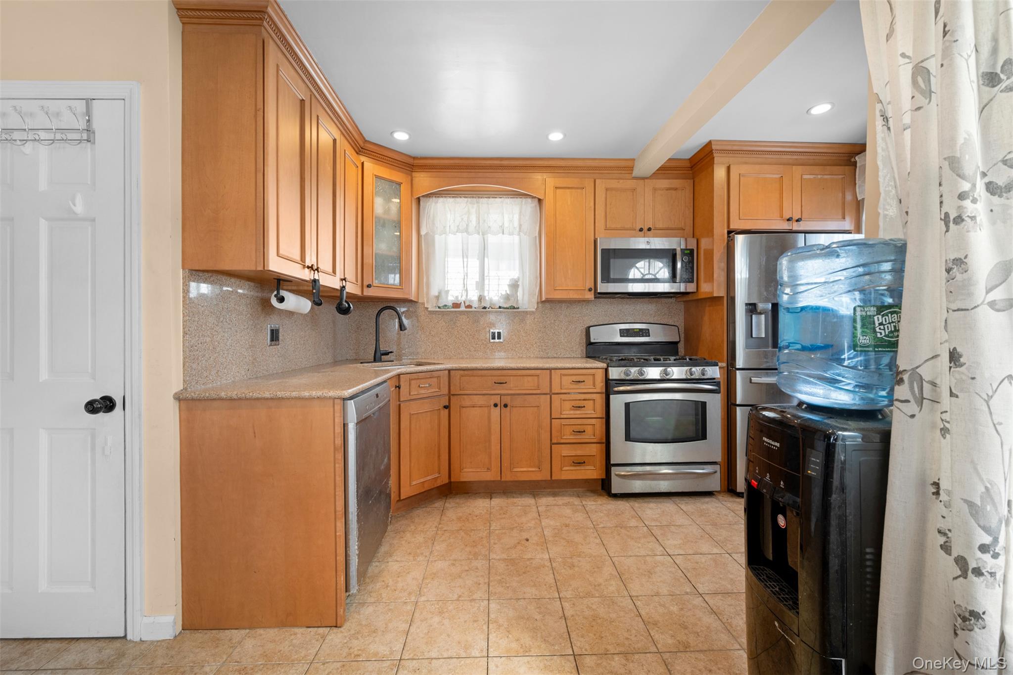 50 New Hyde Park Road Property Photo 17