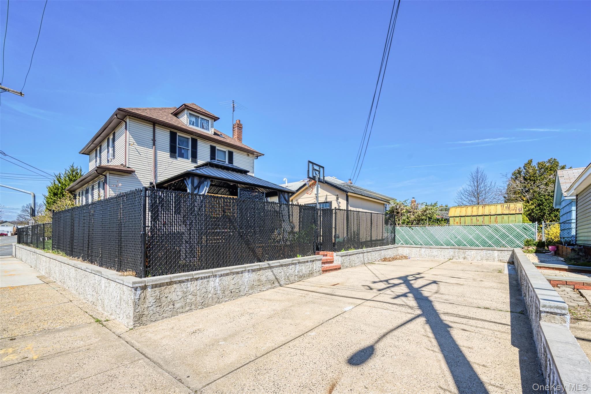 50 New Hyde Park Road Property Photo 48