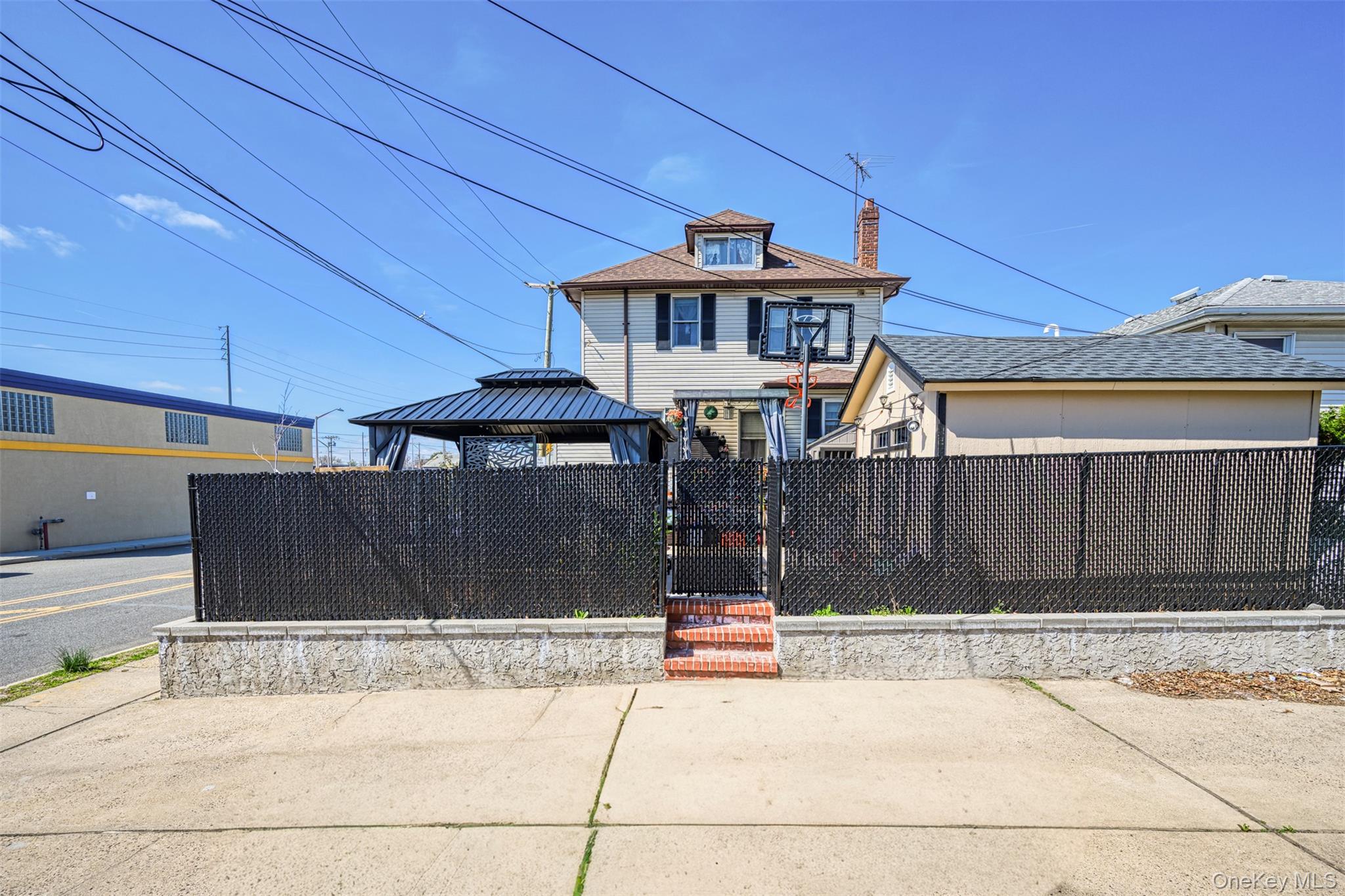 50 New Hyde Park Road Property Photo 49