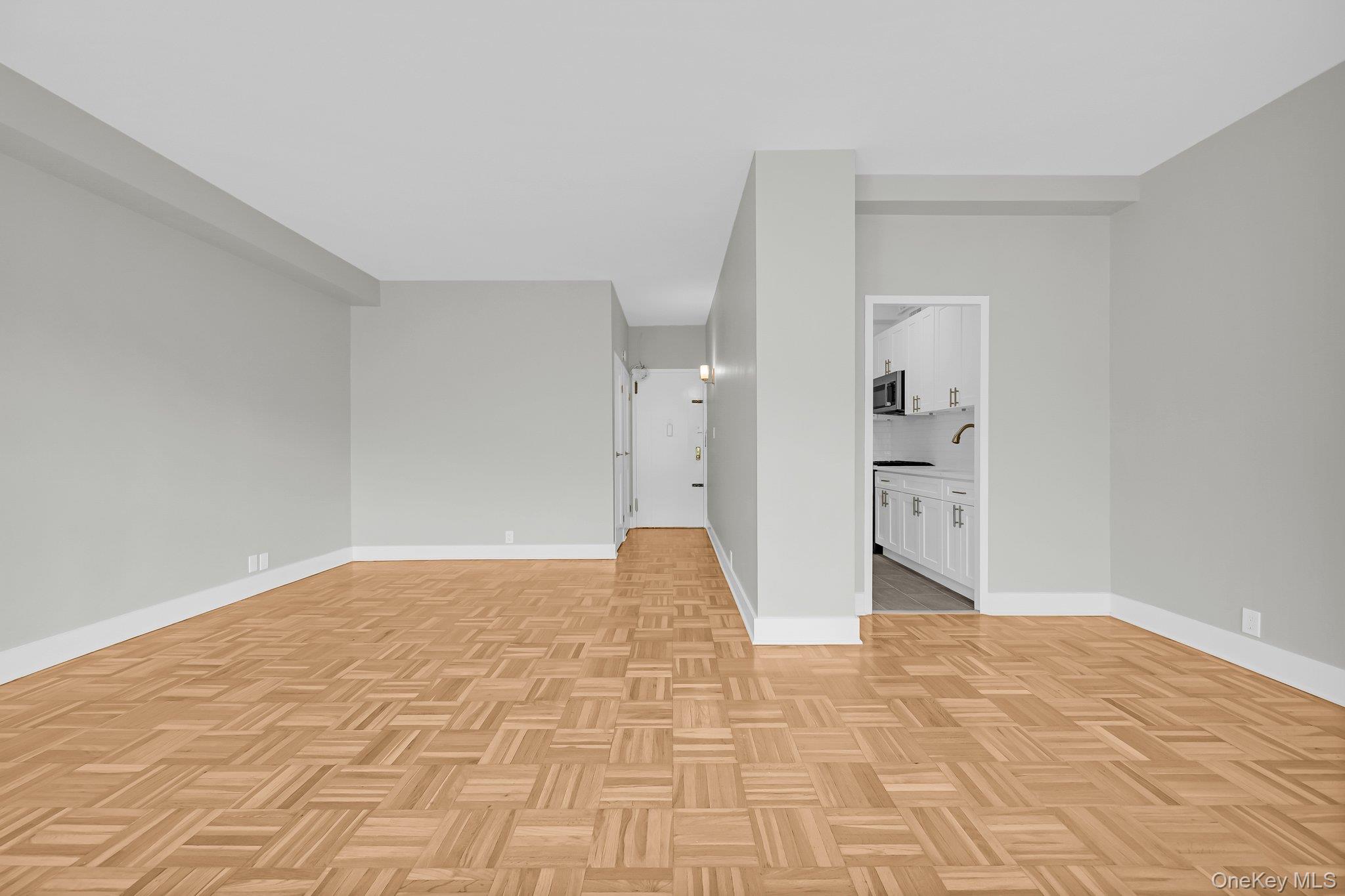 9 Fordham Hill Oval 3c Property Photo 3
